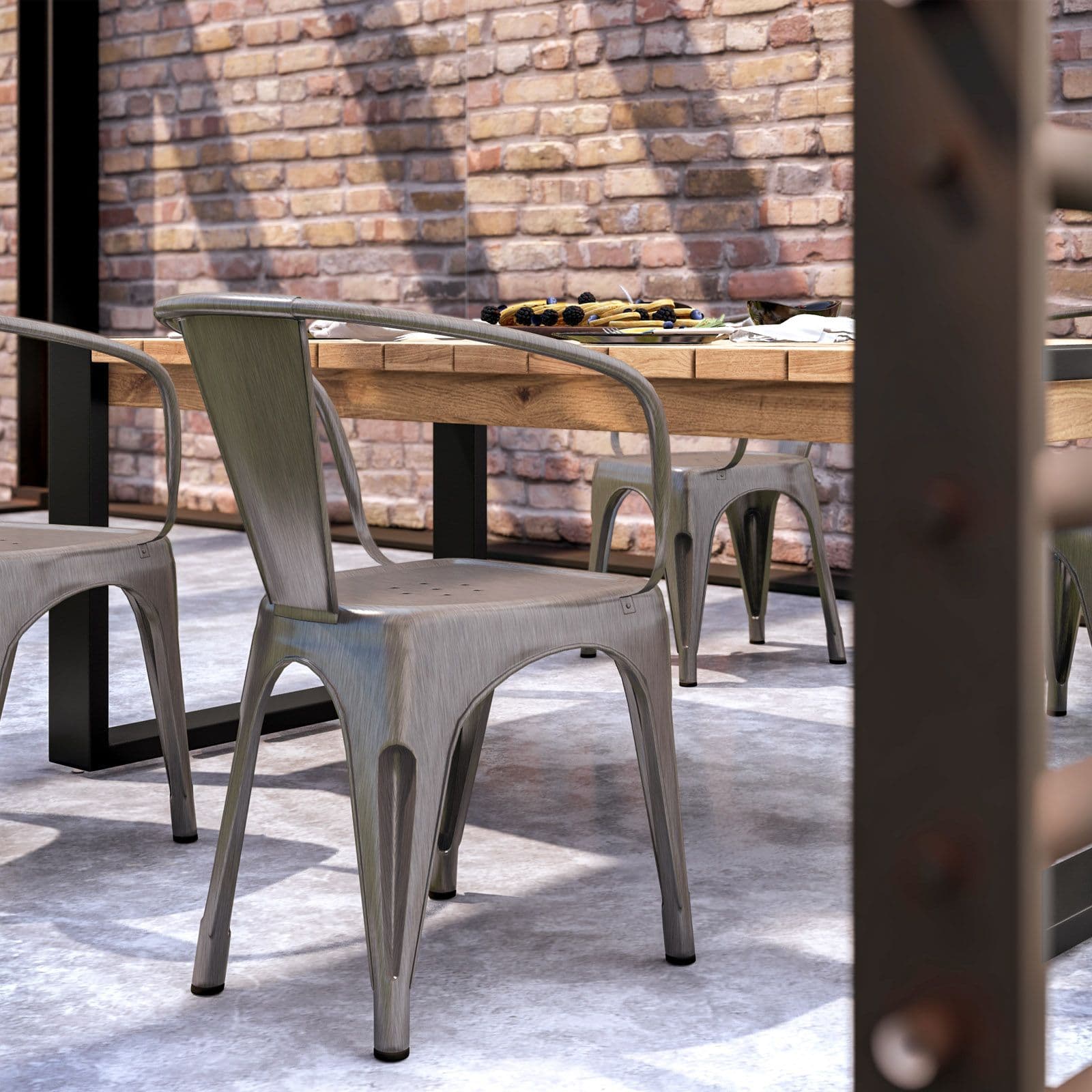 Sedia da giardino con braccioli stile industrial in metallo grigio spazzolato - Farley