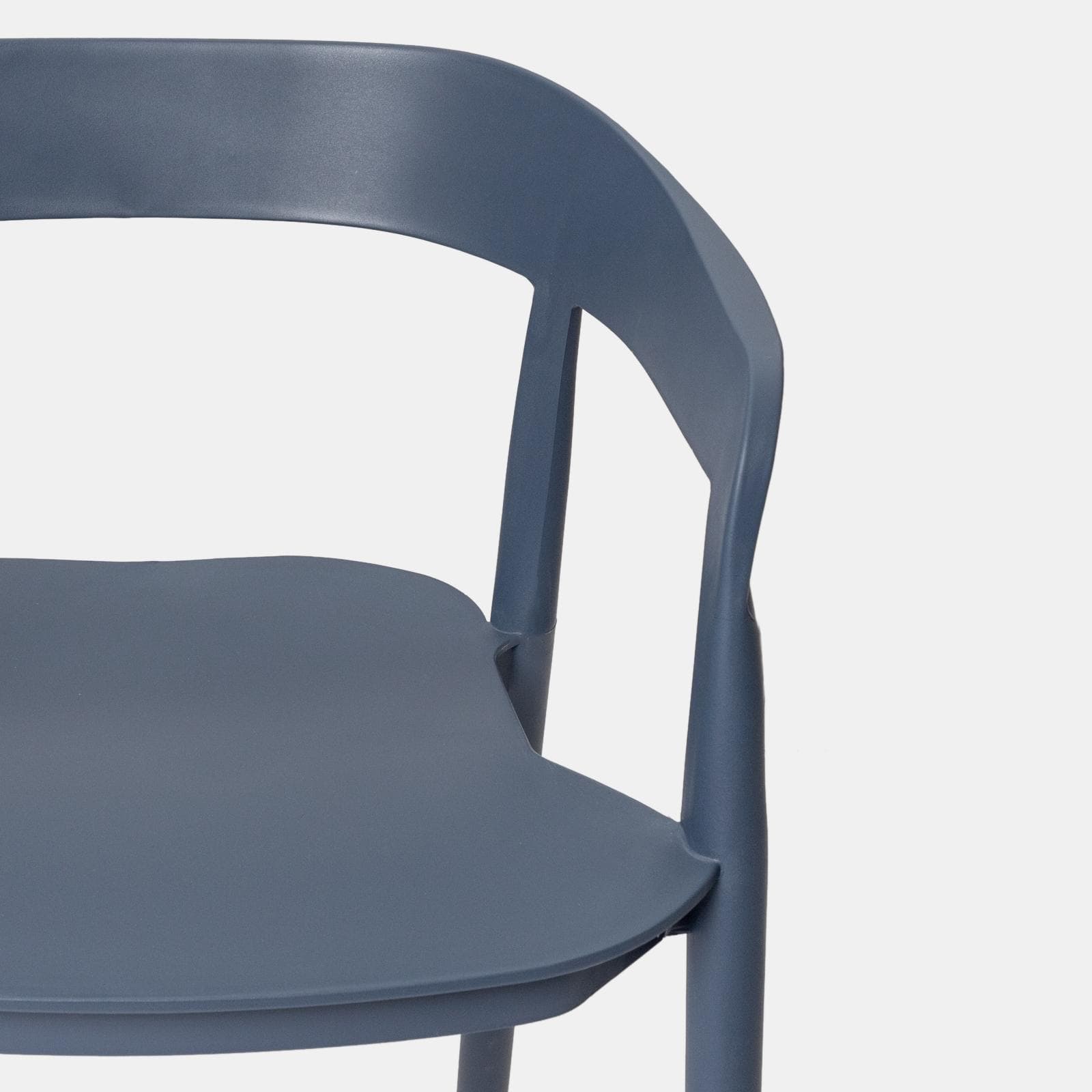 Sedia da giardino con schienale avvolgente in polipropilene blu - Astrin