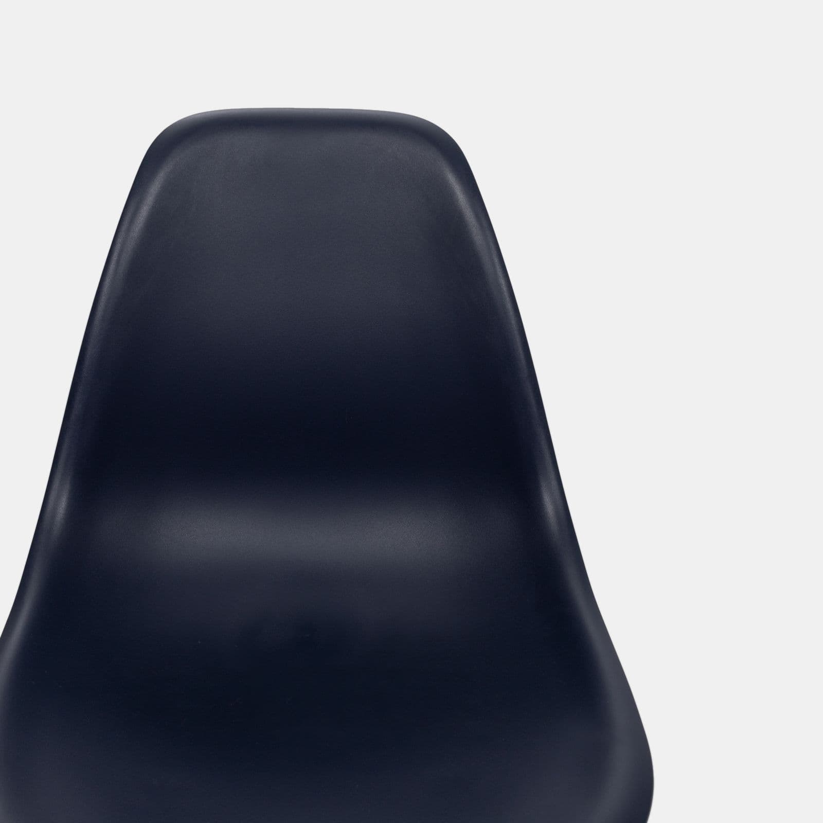 Sedia da interni blu con gambe in legno - Alborg
