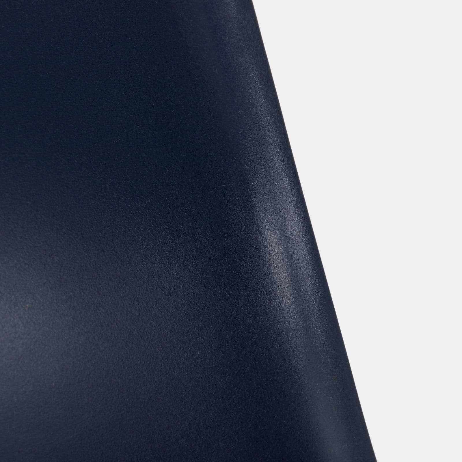 Sedia da interni blu con gambe in legno - Alborg