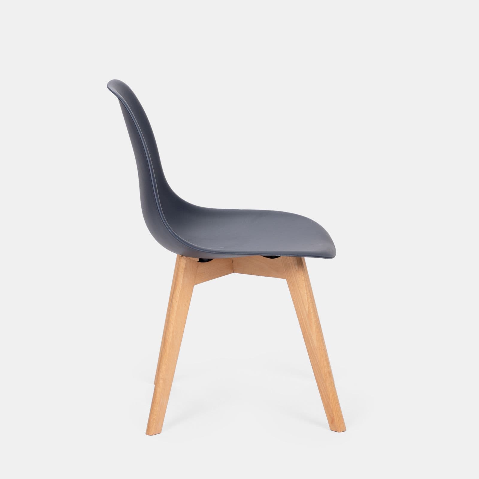 Sedia da interni blu con gambe in legno - Alborg