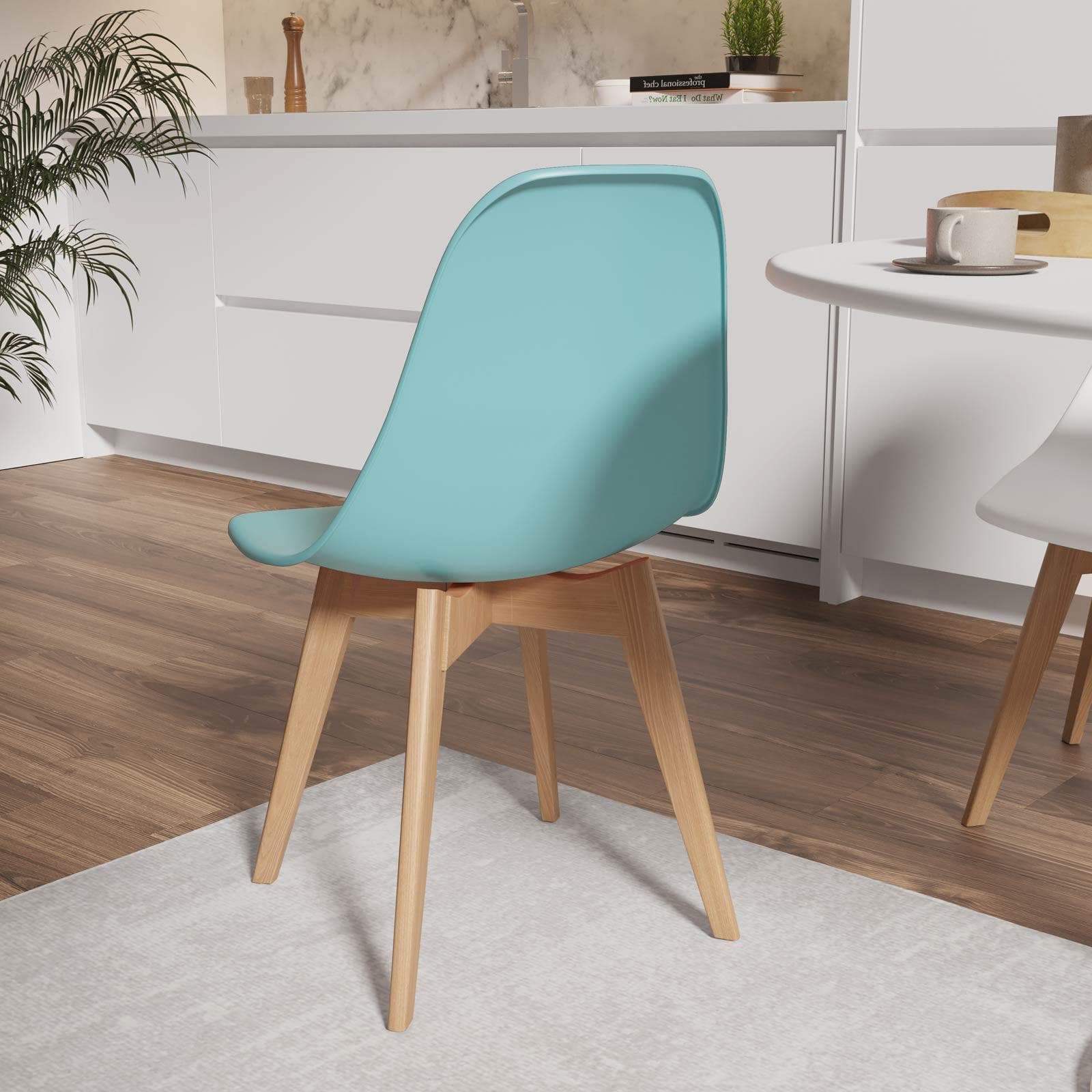 Sedia da interni celeste con gambe in legno - Alborg