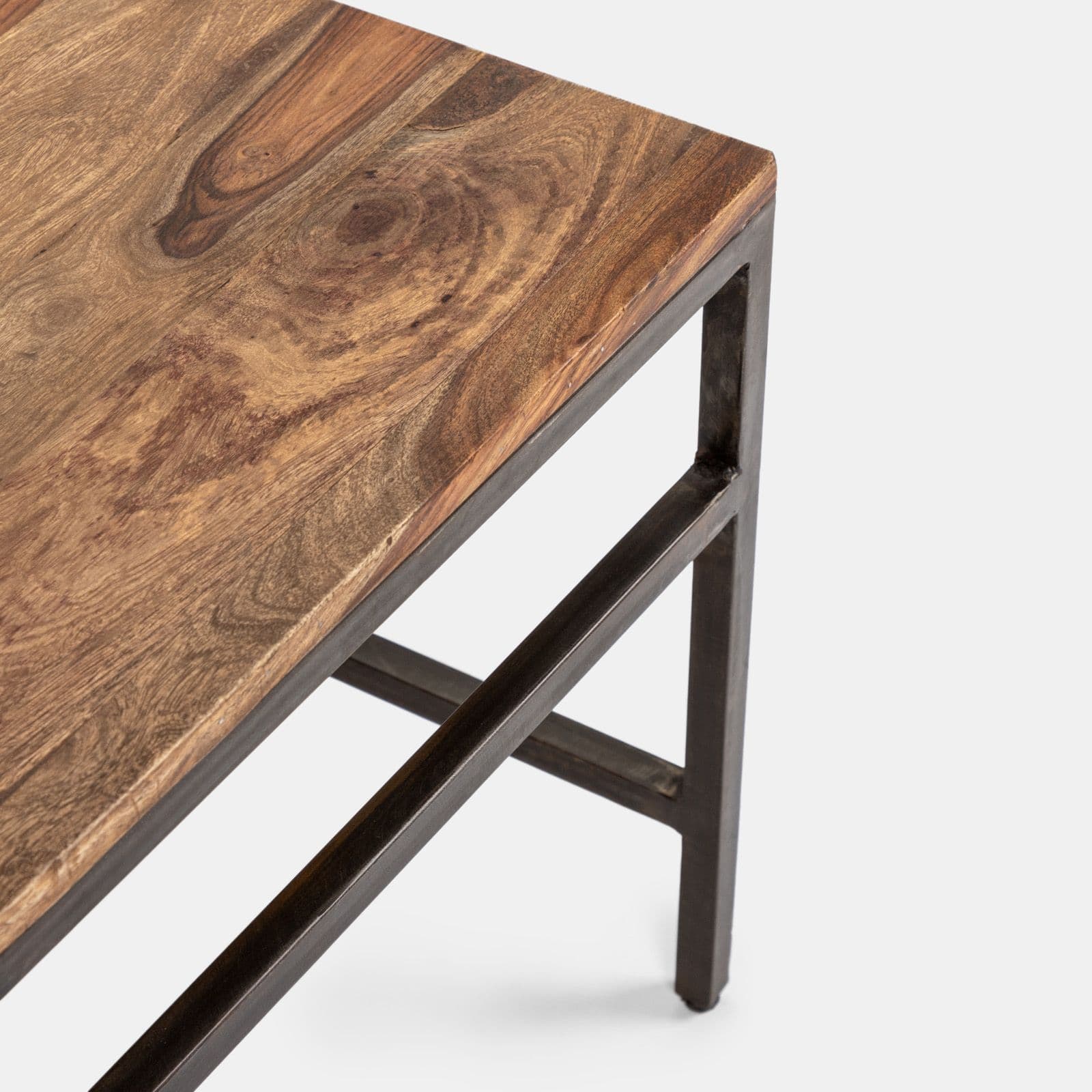 Sedia da interni in legno con gambe nere - Freia Acacia