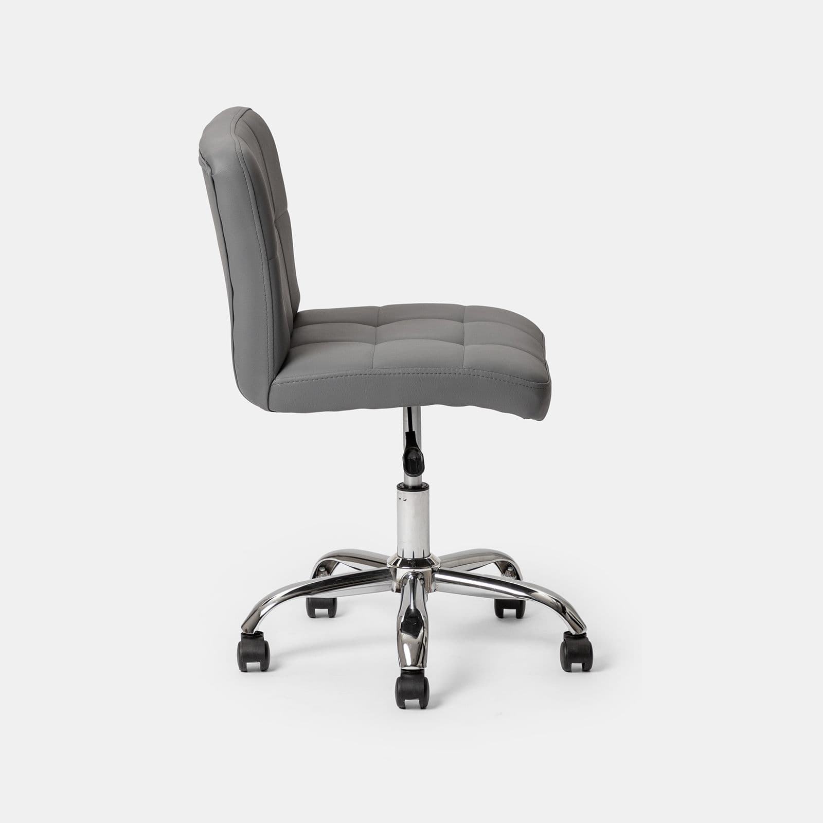 Sedia da ufficio girevole in similpelle grigio con base cromata - Anissa