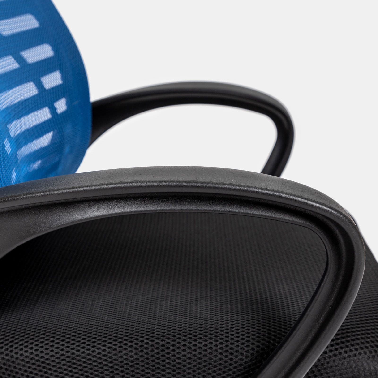 Sedia da ufficio girevole in tessuto mesh nero e schienale traspirante blu - Storex