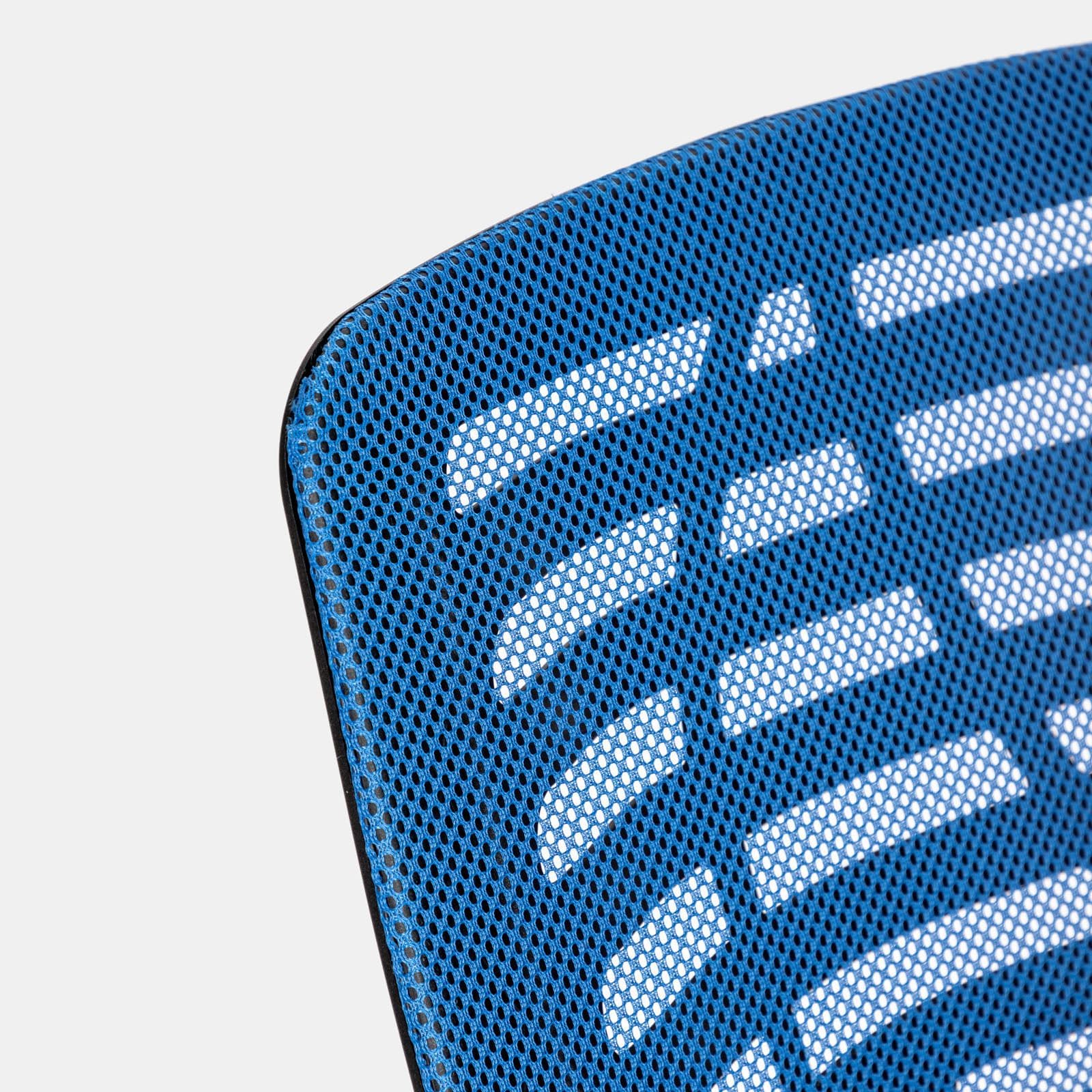 Sedia da ufficio girevole in tessuto mesh nero e schienale traspirante blu - Storex