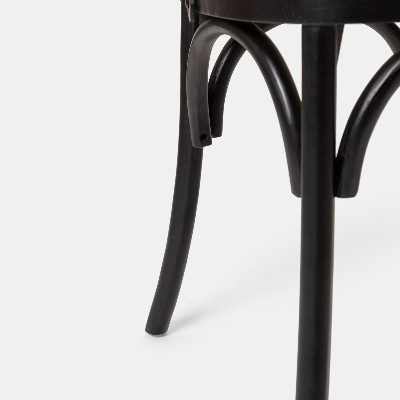 Sedia in legno di olmo nero con seduta in rattan - Giulietta