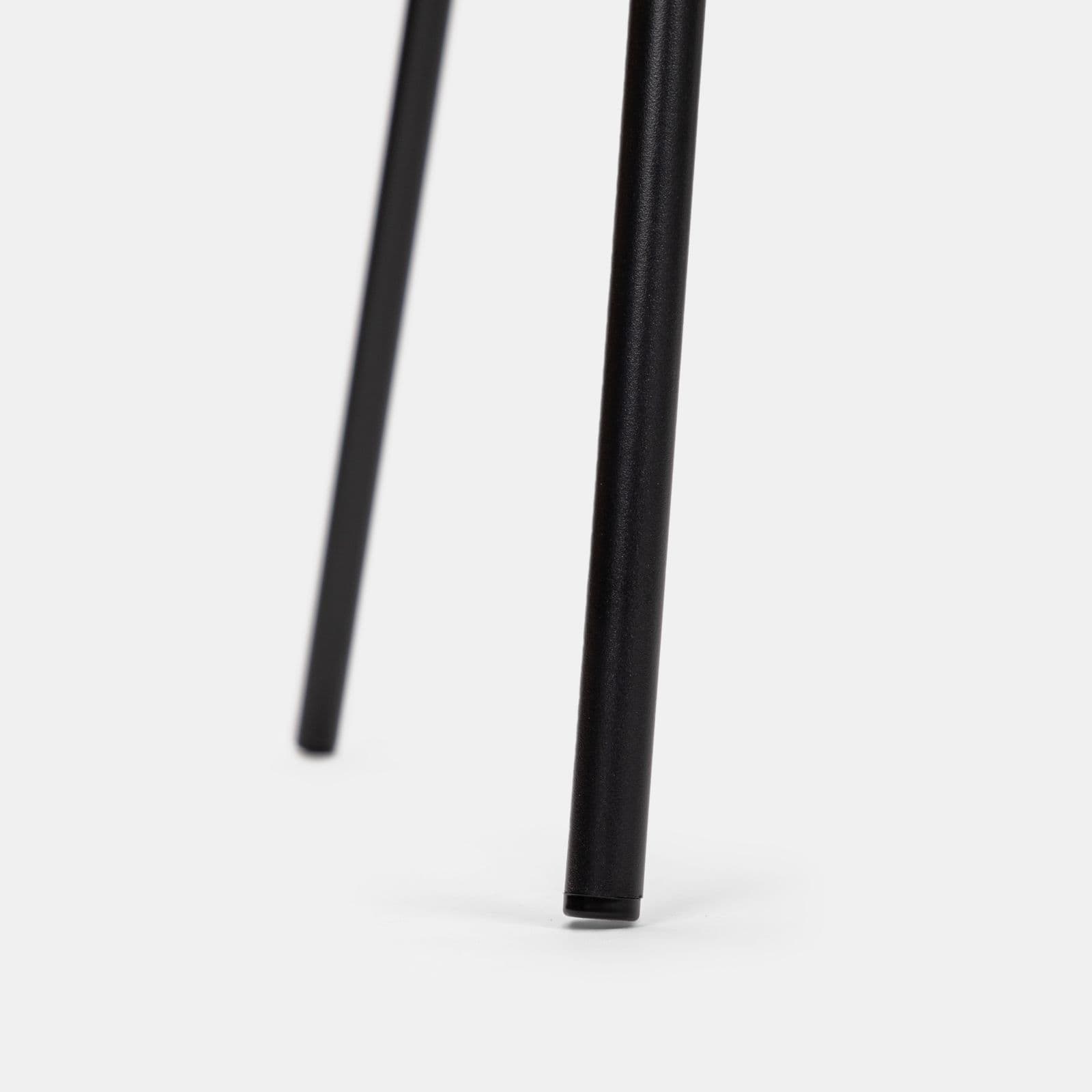Sedia in velluto giallo ocra con gambe in metallo nero - Zilla