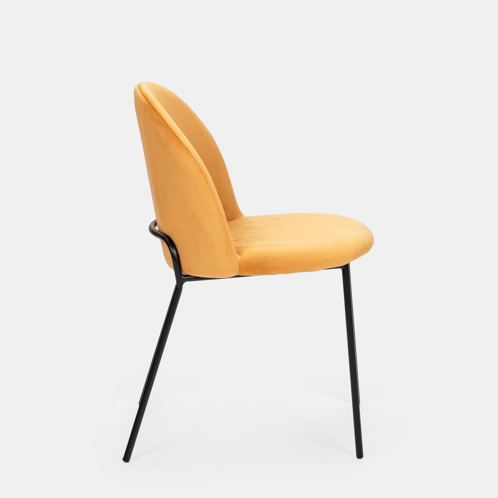 Sedia in velluto giallo ocra con gambe in metallo nero - Zilla