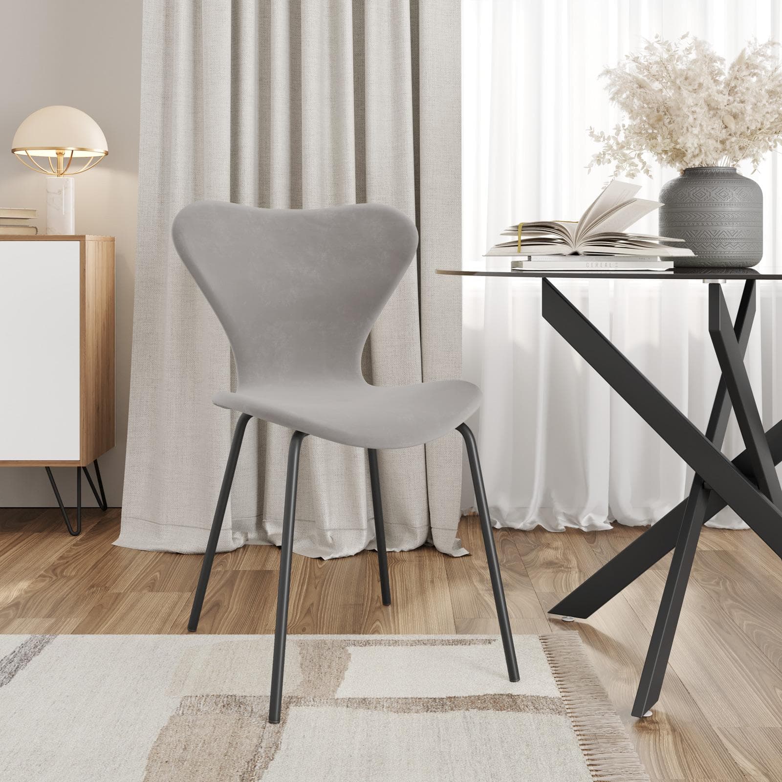 Sedia impilabile in velluto grigio ghiaccio con gambe in metallo nero - Dolly