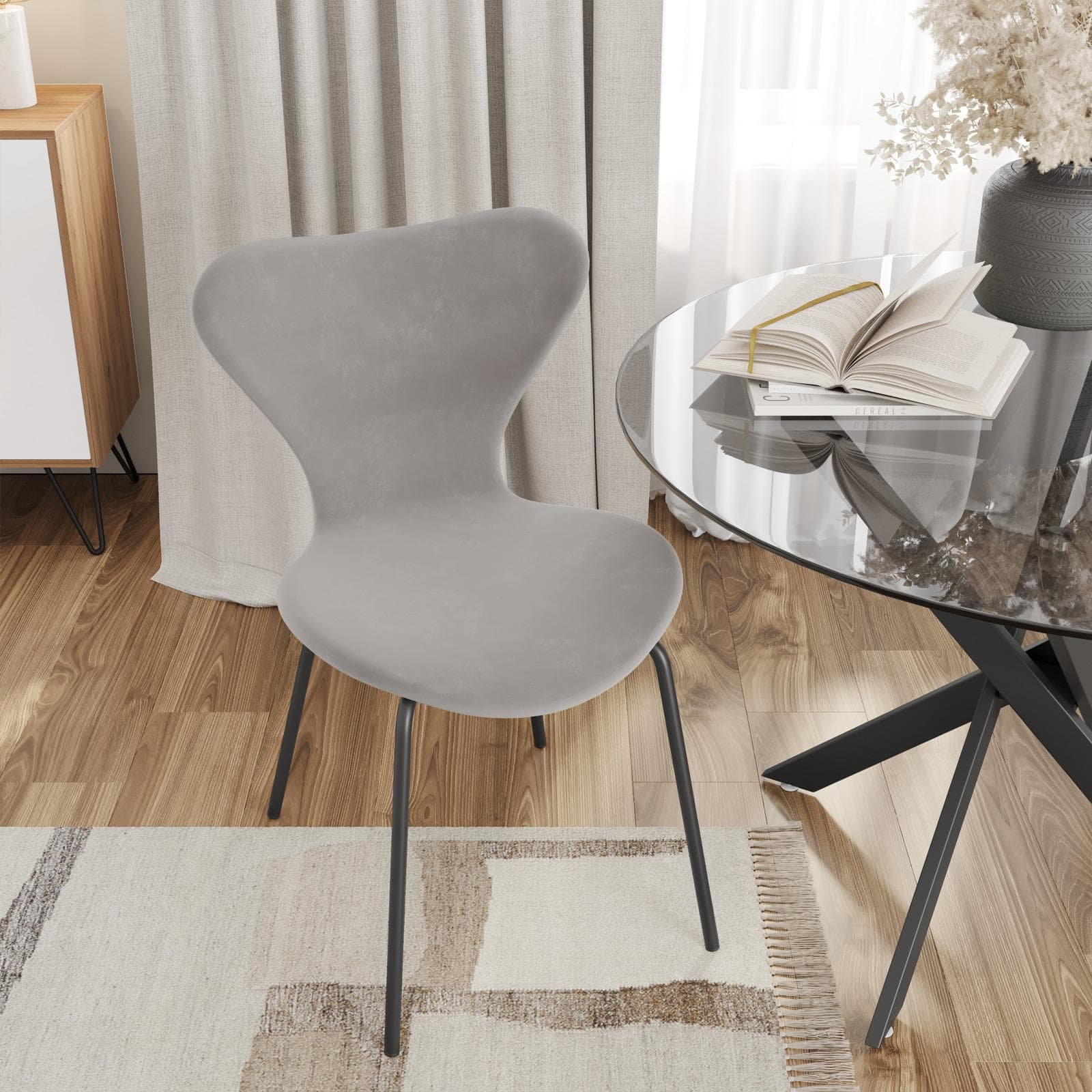 Sedia impilabile in velluto grigio ghiaccio con gambe in metallo nero - Dolly