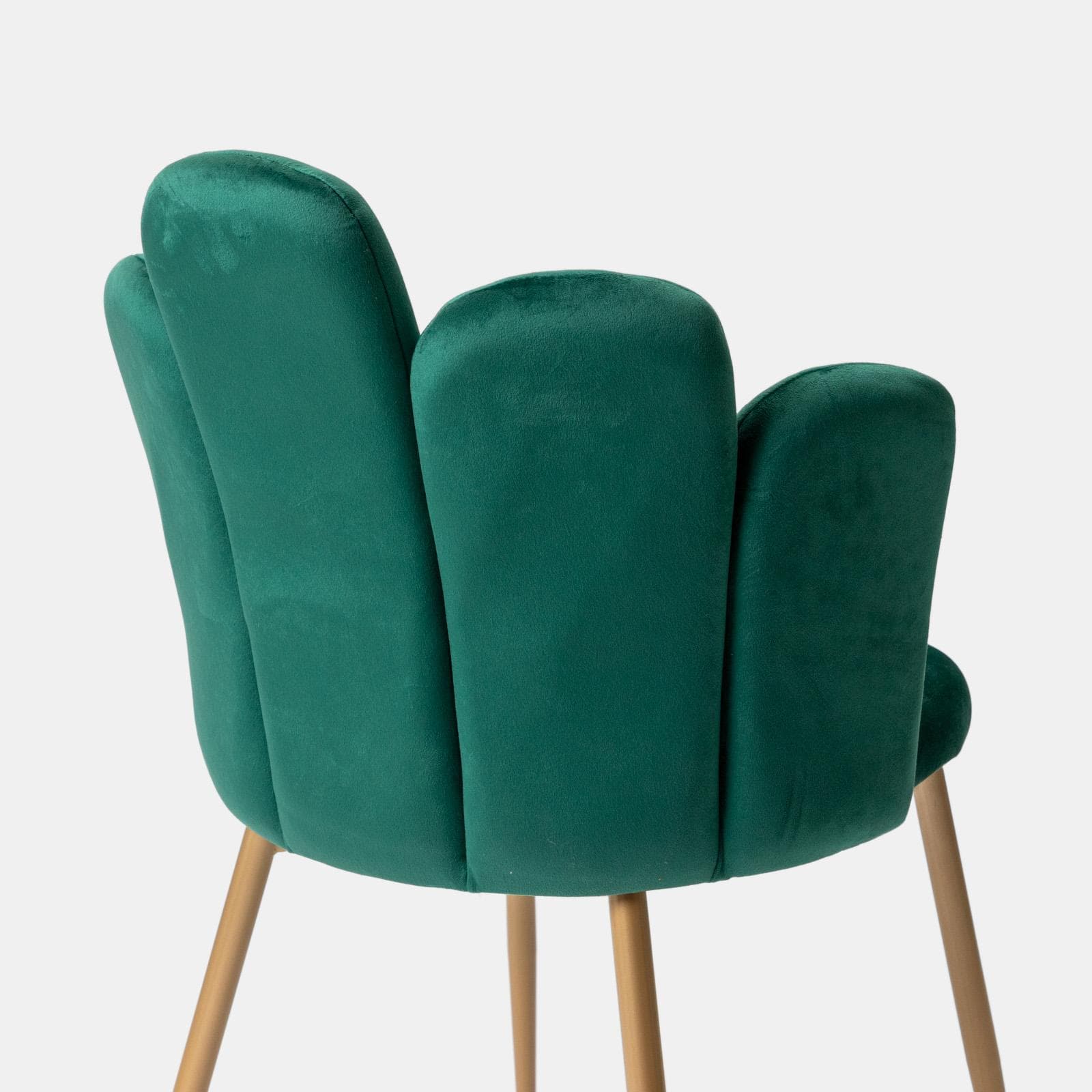 Sedia in velluto verde scuro con schienale a conchiglia e gambe in metallo finitura oro - Pedersen