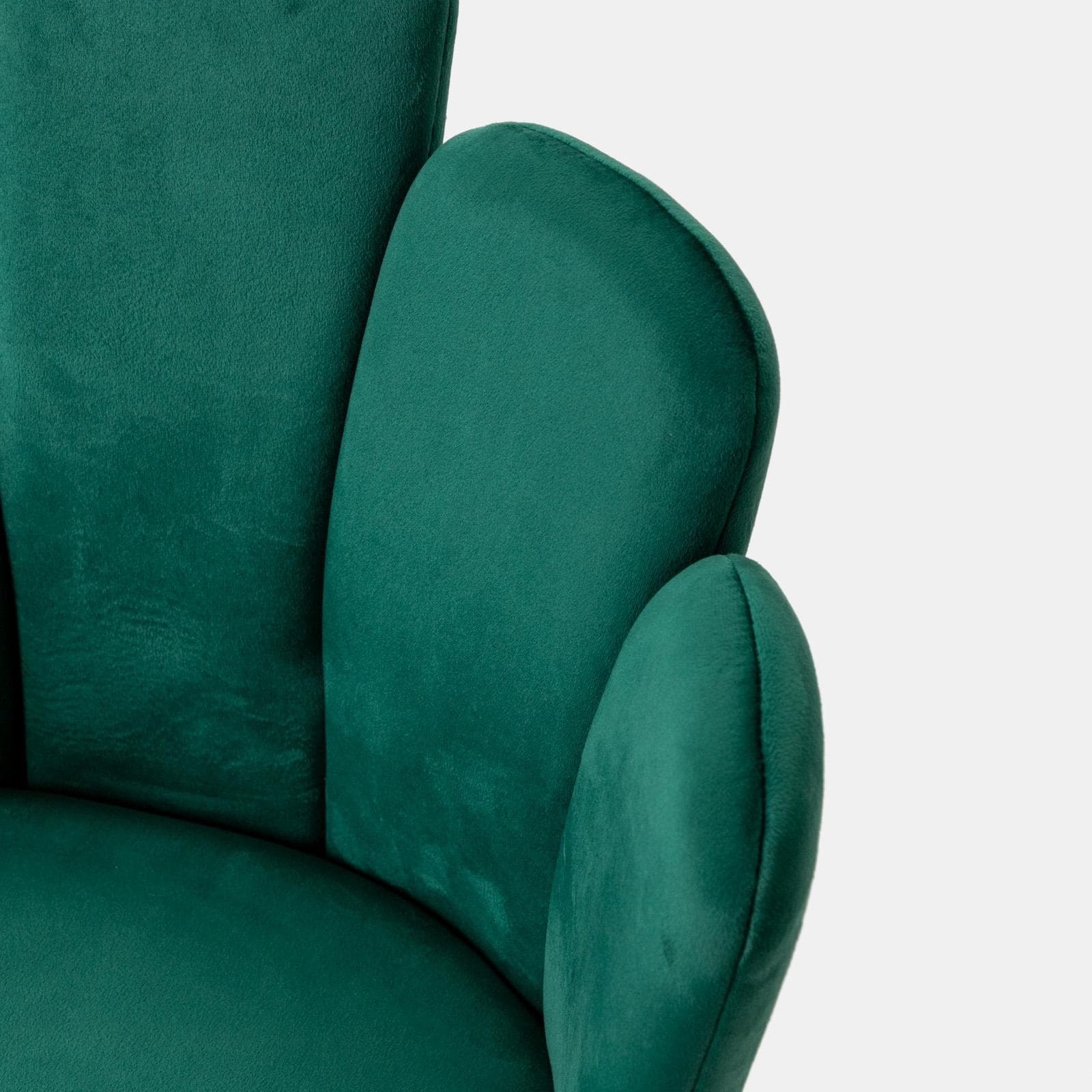 Sedia in velluto verde scuro con schienale a conchiglia e gambe in metallo finitura oro - Pedersen