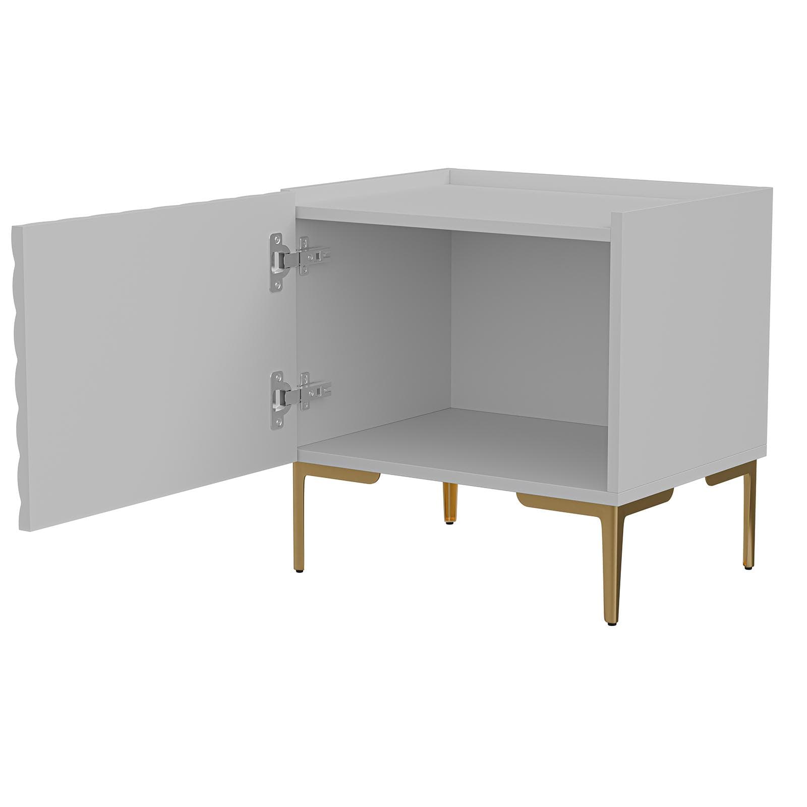 Set 2 comodini 46x47 h cm bianco cannettato obliquo con 1 anta e piedi oro - Emerald