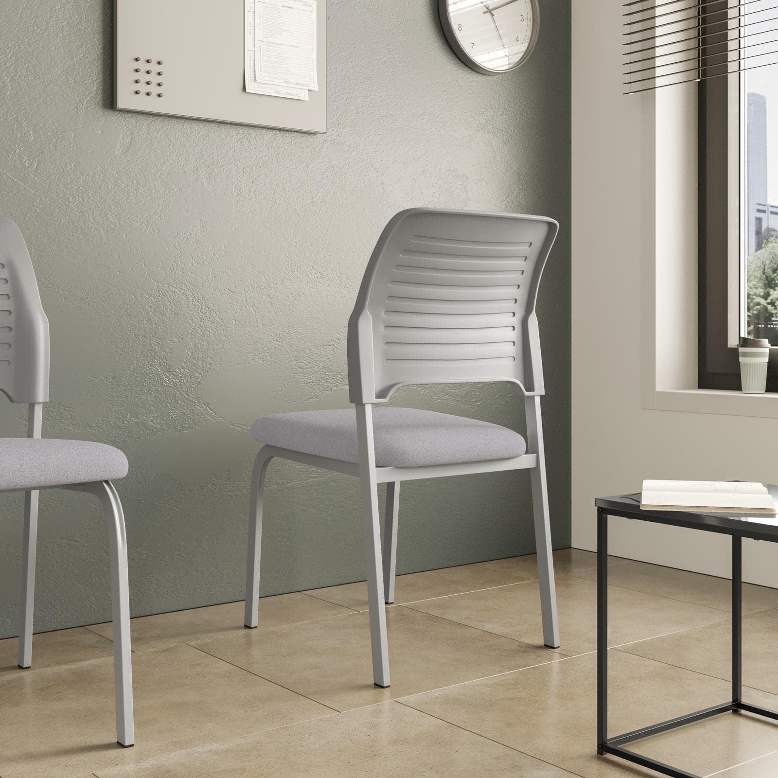 Set 2 sedie da ufficio impilabile in tessuto mesh e gambe in metallo grigio - Marane