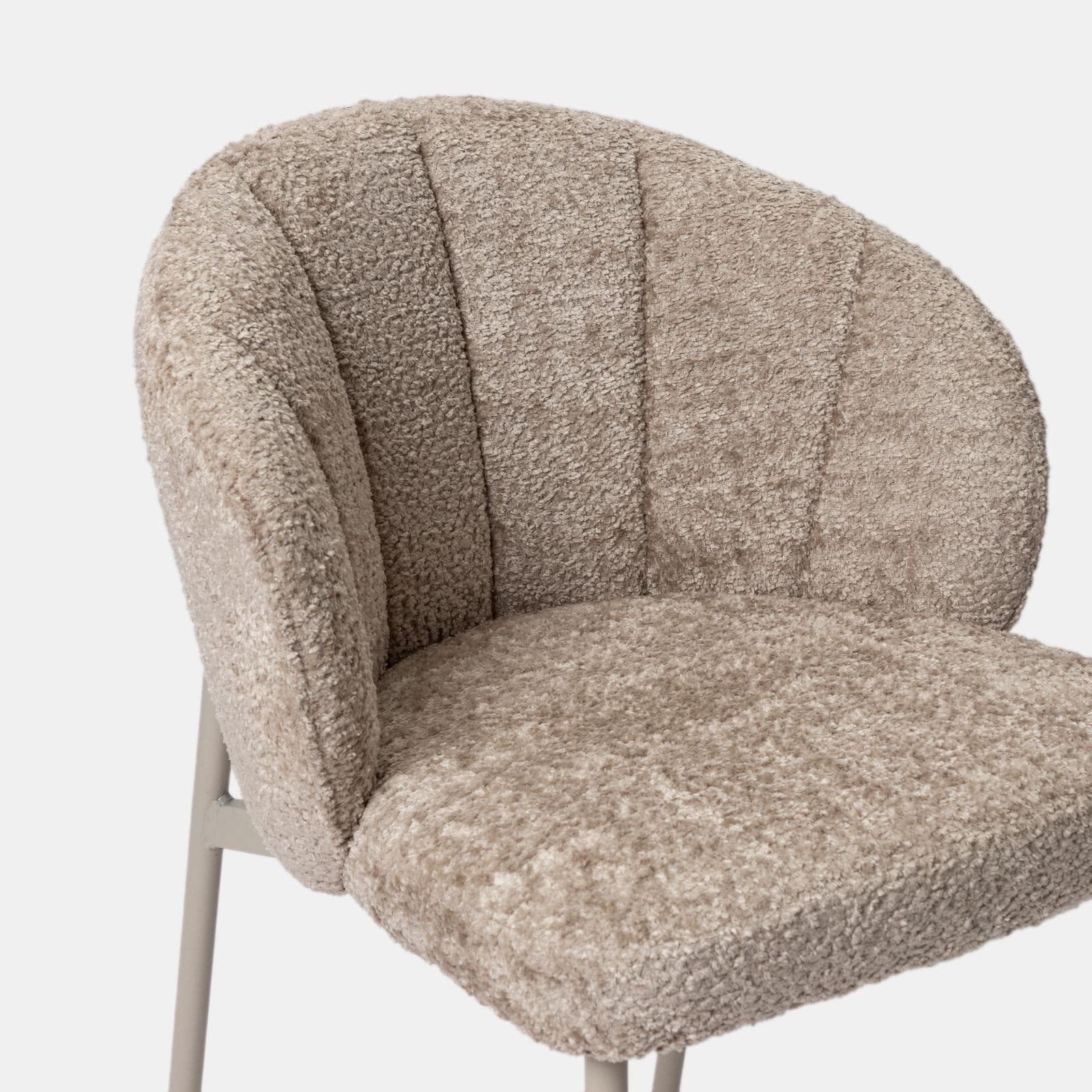 Set 2 sedie in bouclé tortora con gambe in metallo beige - Tuva