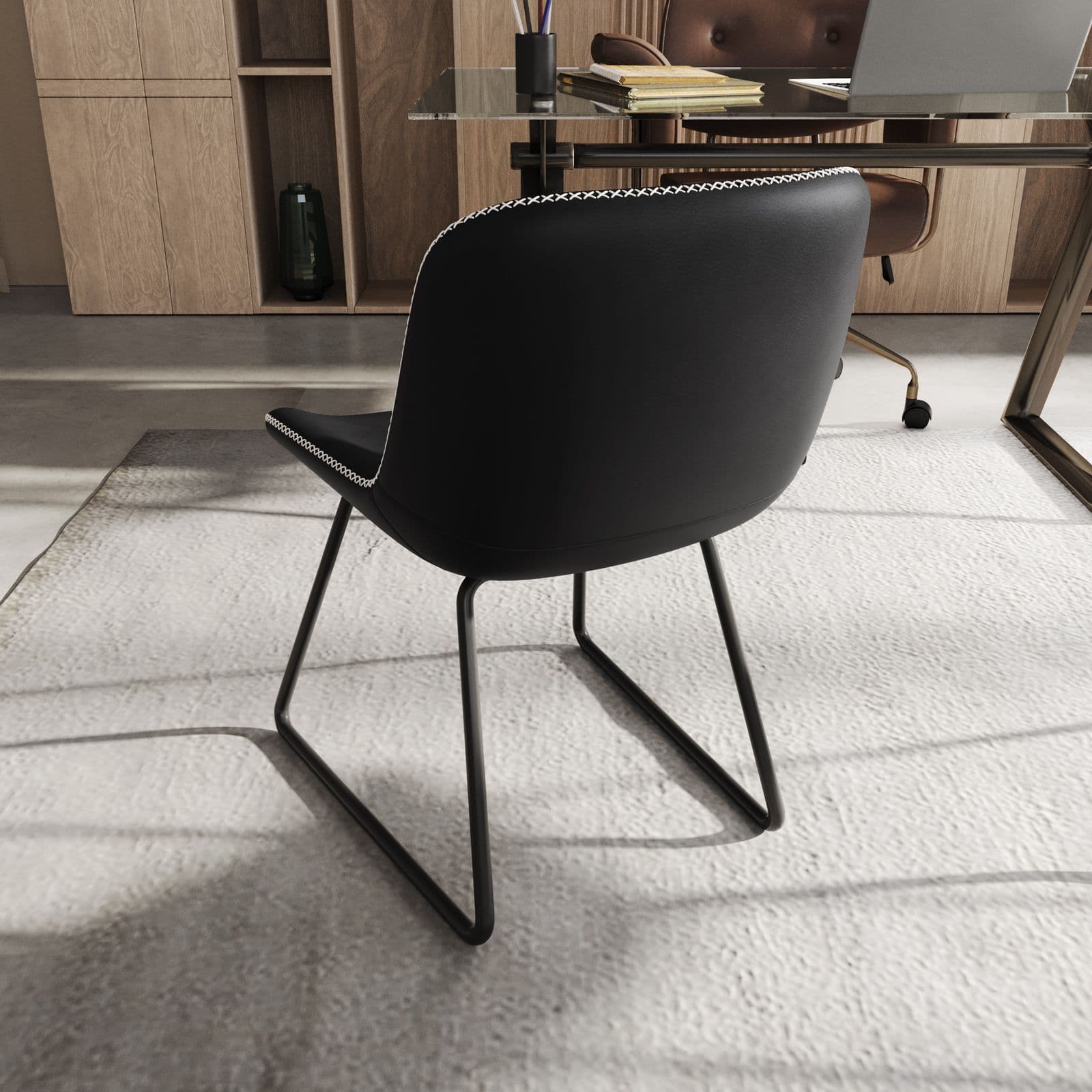 Set 2 sedie in similpelle nero con gambe a slitta in metallo nero - Bexley