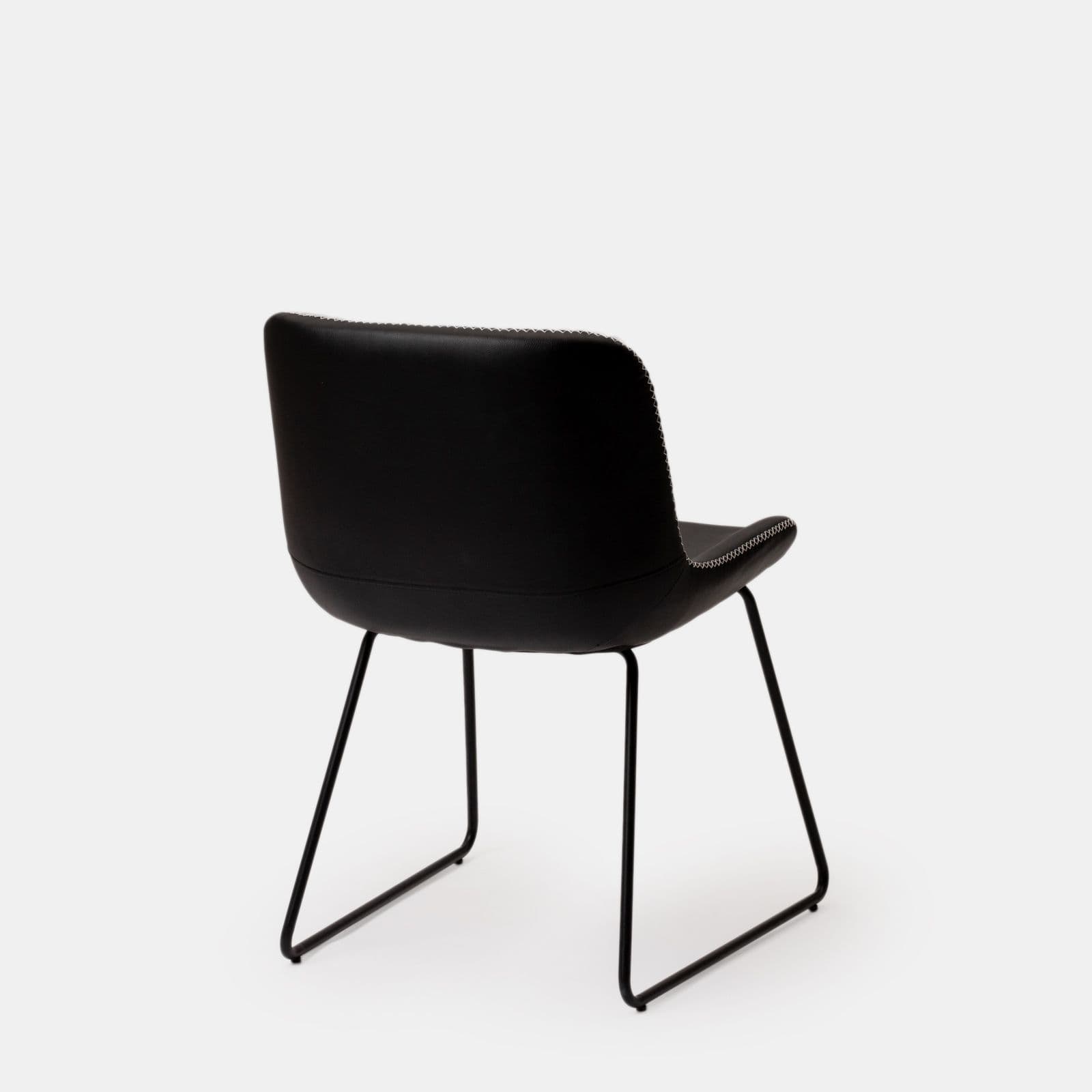 Set 2 sedie in similpelle nero con gambe a slitta in metallo nero - Bexley