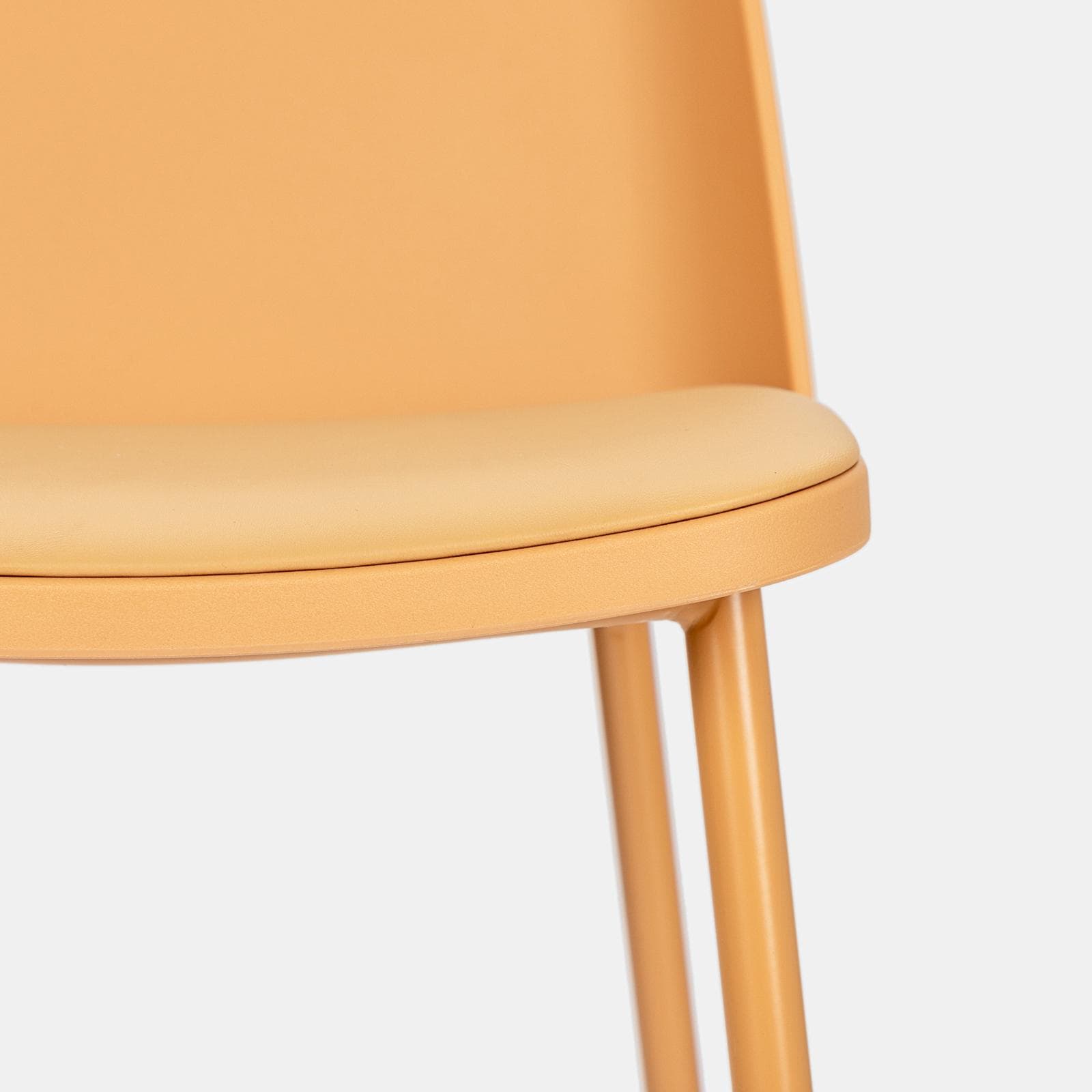 Set 2 sgabelli in similpelle con struttura in metallo senape - Drusilla