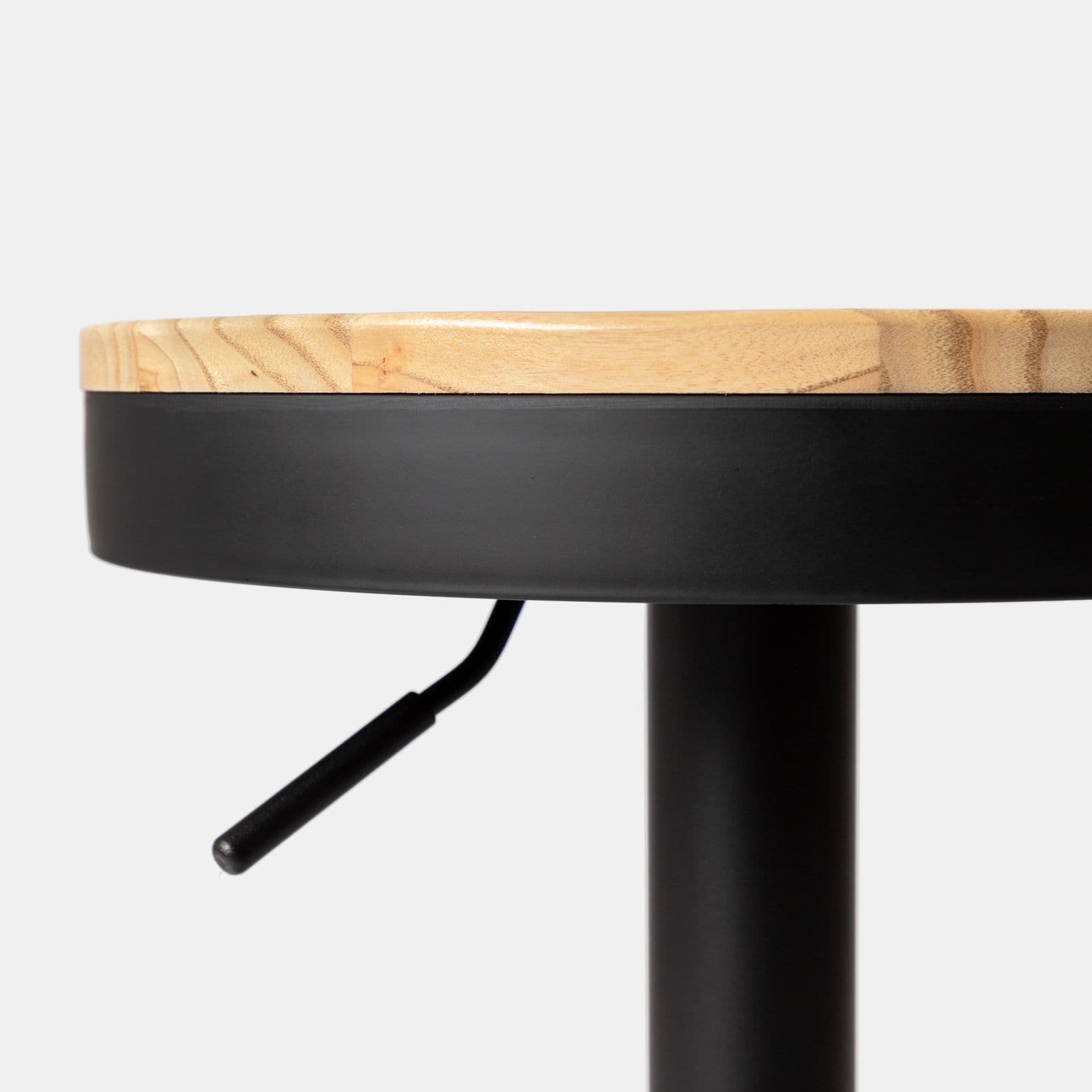 Set 2 sgabelli con poggiapiedi in metallo nero e seduta in legno - Dynamo