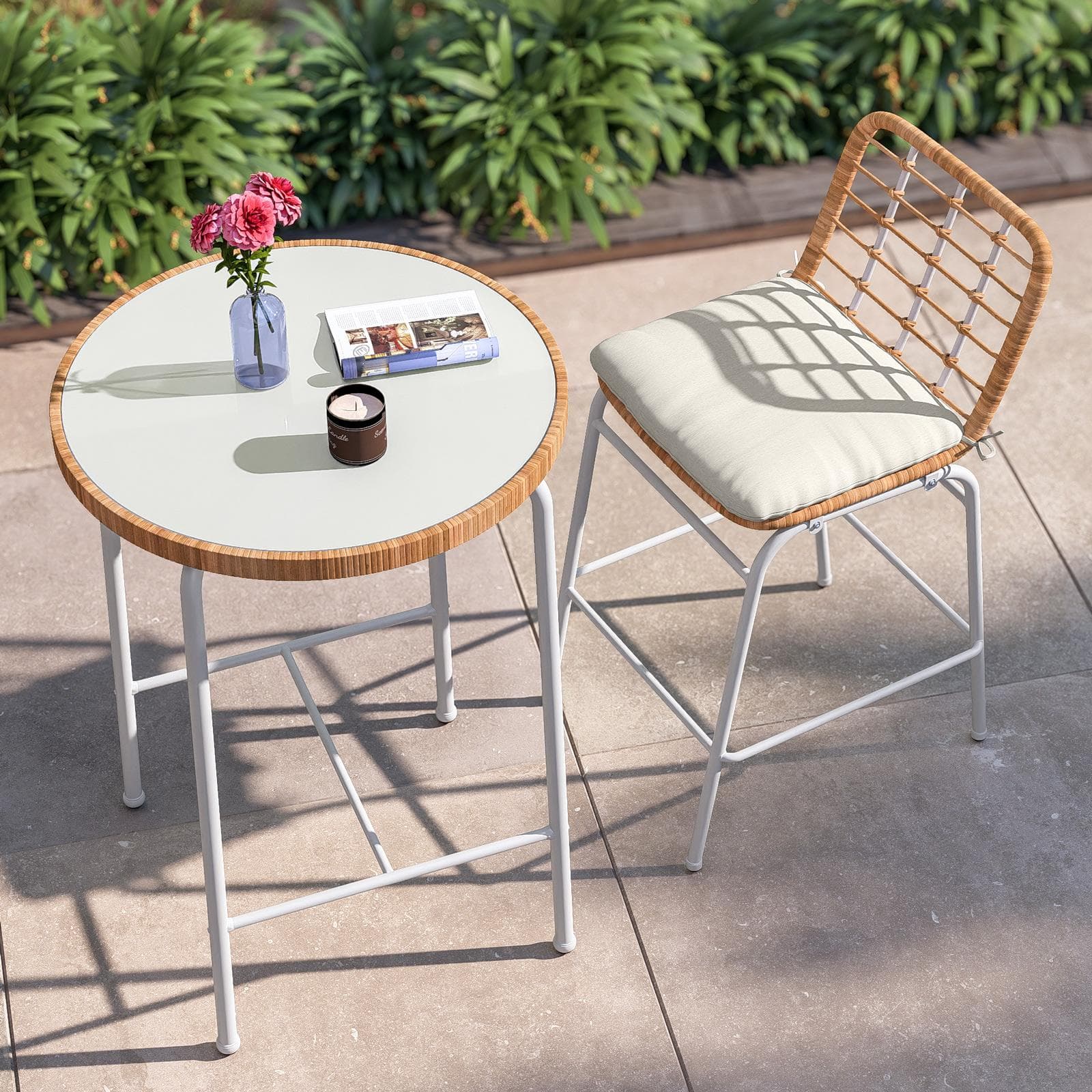 Set 2 sgabelli da esterno in acciaio bianco e polyrattan naturale con cuscino - Griel