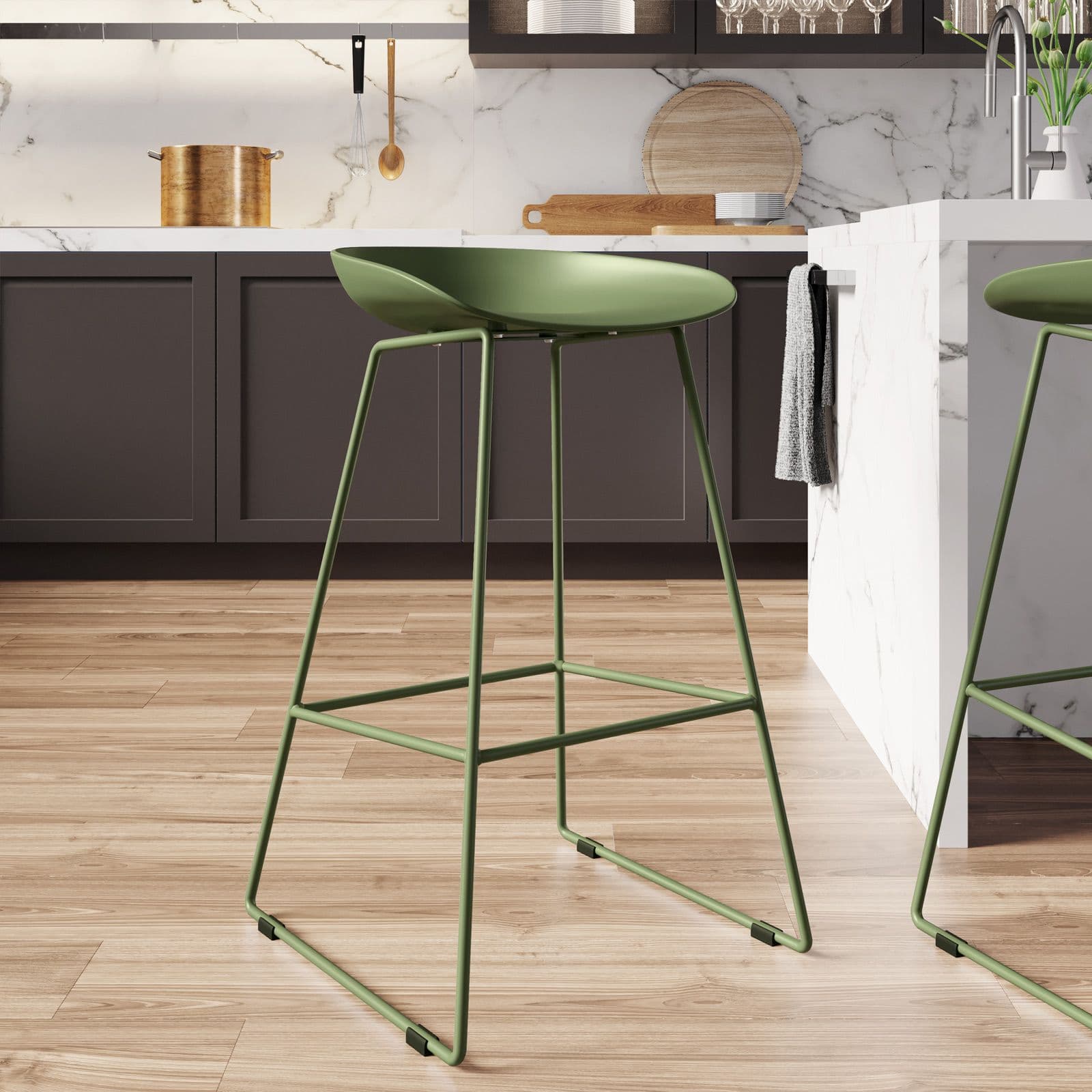 Set 2 sgabelli in polipropilene verde con gambe in metallo - Breccia