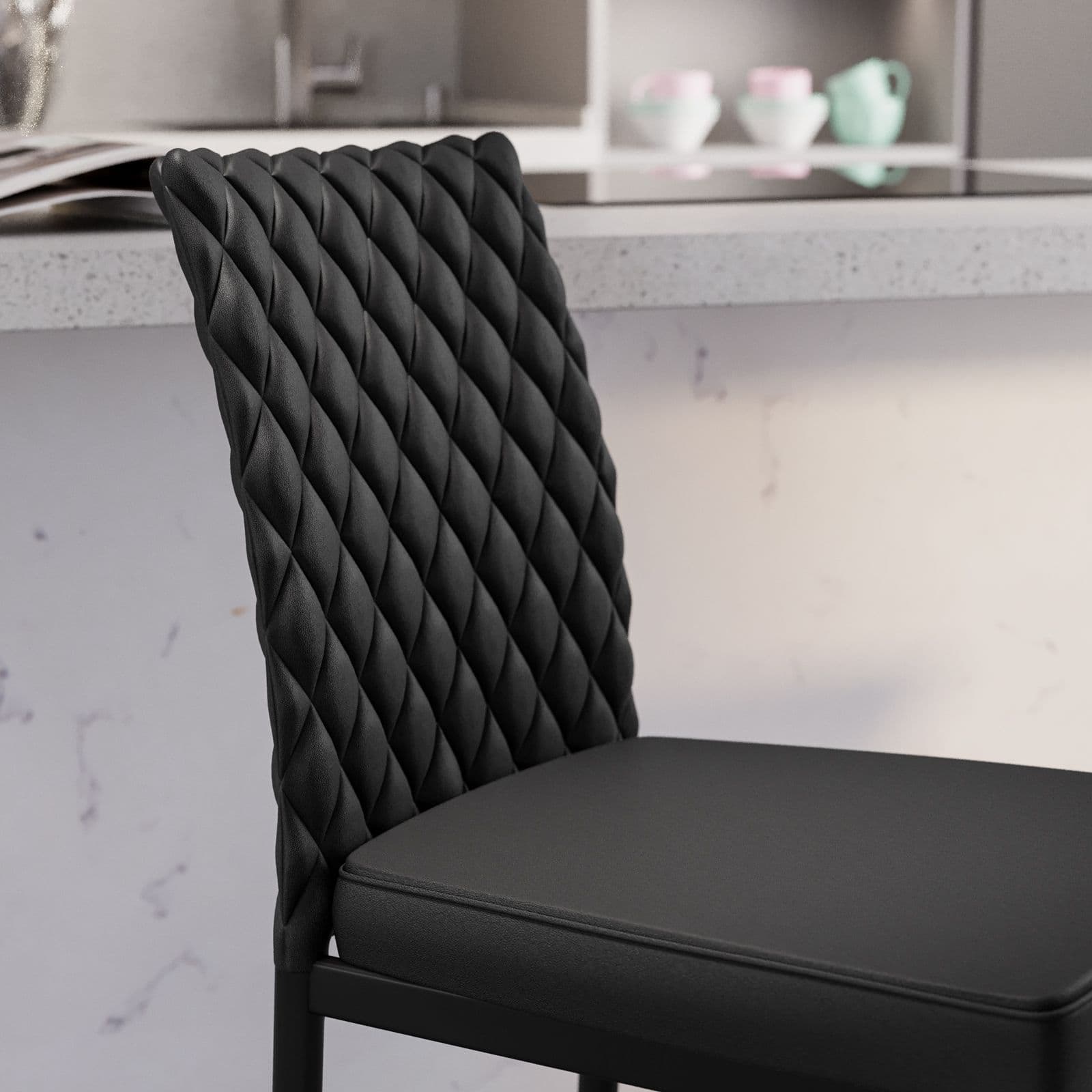 Set 2 sgabelli in similpelle nera con gambe in metallo nero - Frest