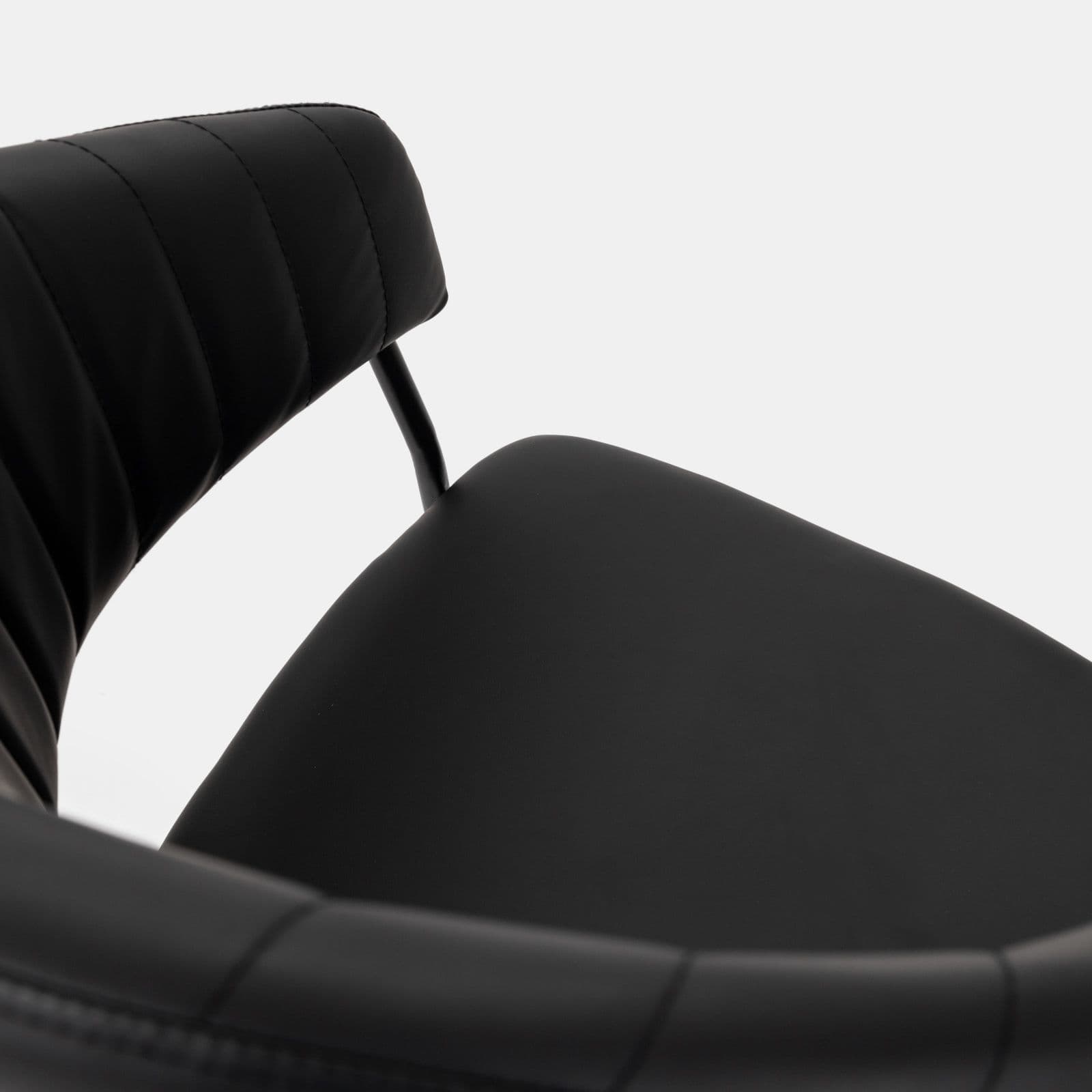 Set 2 sgabelli in similpelle nero con gambe nere - Anette