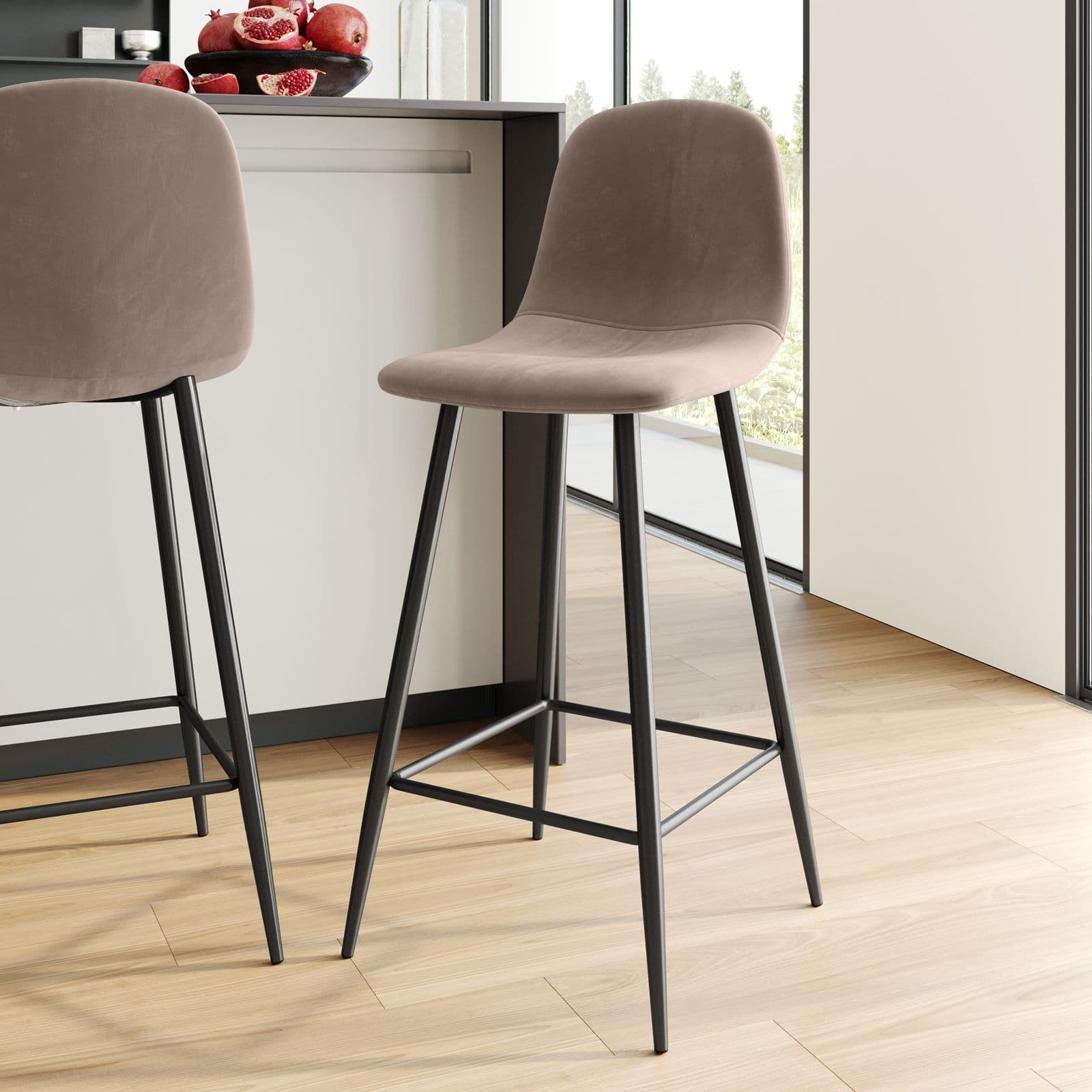 Set 2 sgabelli in velluto tortora con gambe in metallo nere - Finesse