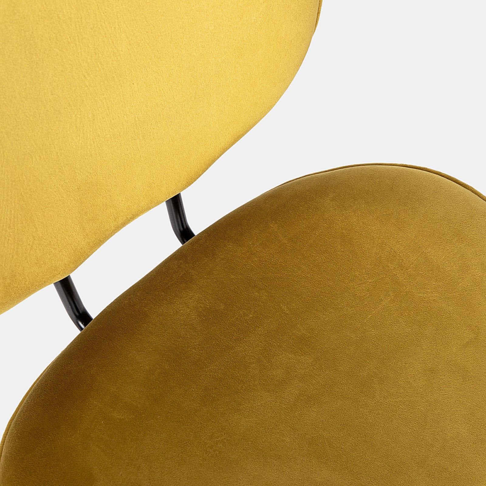 Set 2 sgabelli in velluto oro con gambe in metallo nero - Milva