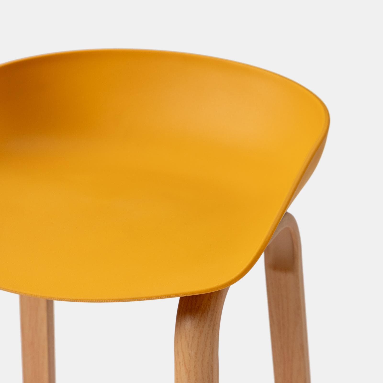 Set 2 sgabelli seduta giallo e gambe in metallo effetto legno - Alborg