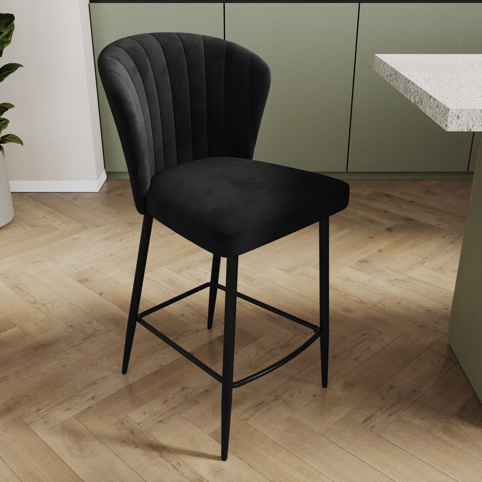 Set 2 sgabelli in velluto nero con schienale a conchiglia e gambe in metallo nero - Halima