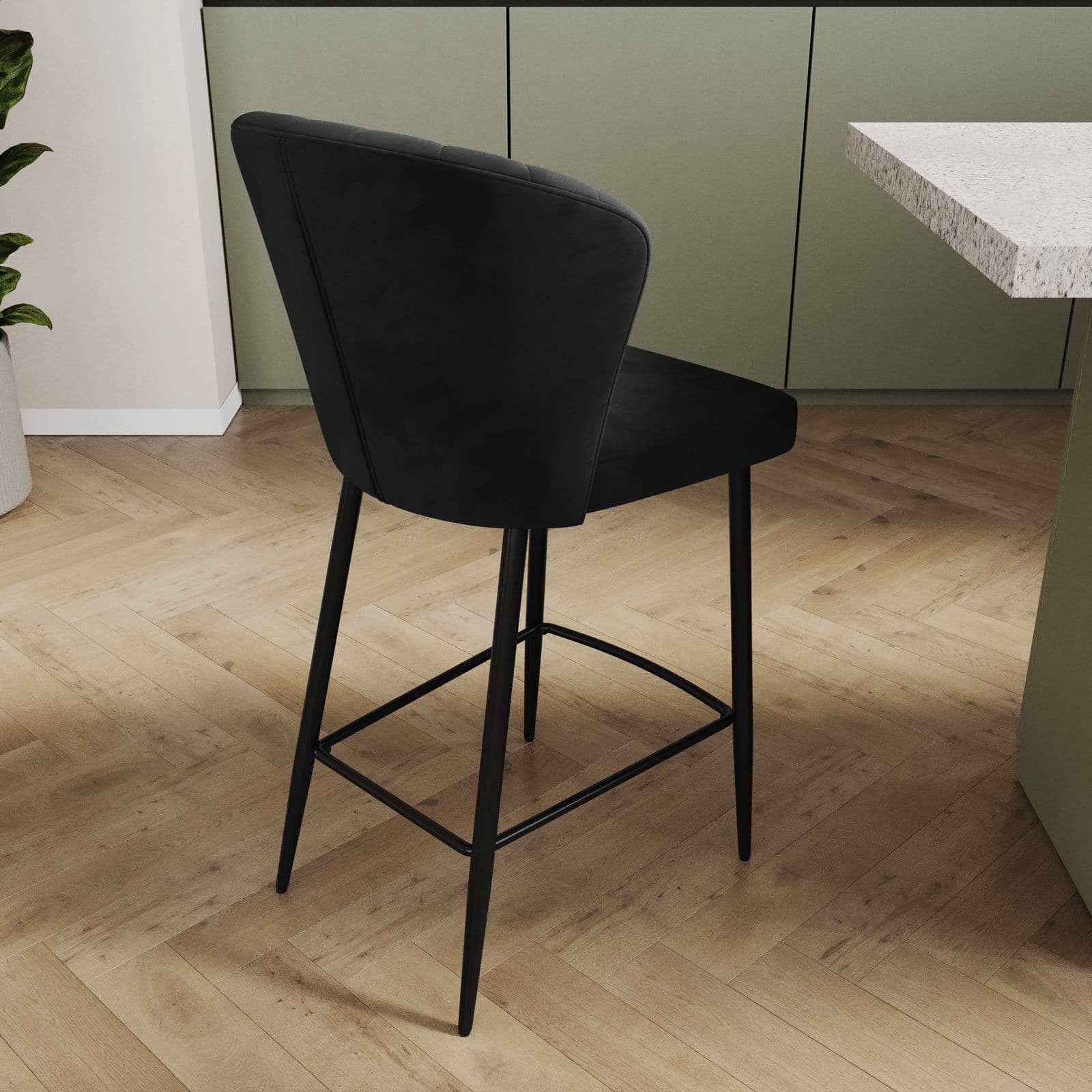 Set 2 sgabelli in velluto nero con schienale a conchiglia e gambe in metallo nero - Halima