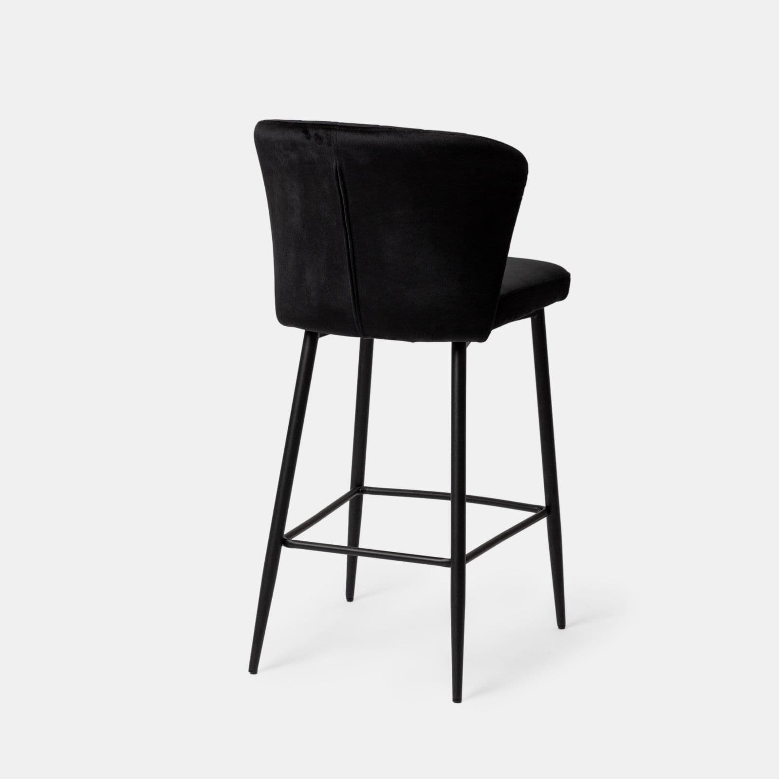 Set 2 sgabelli in velluto nero con schienale a conchiglia e gambe in metallo nero - Halima