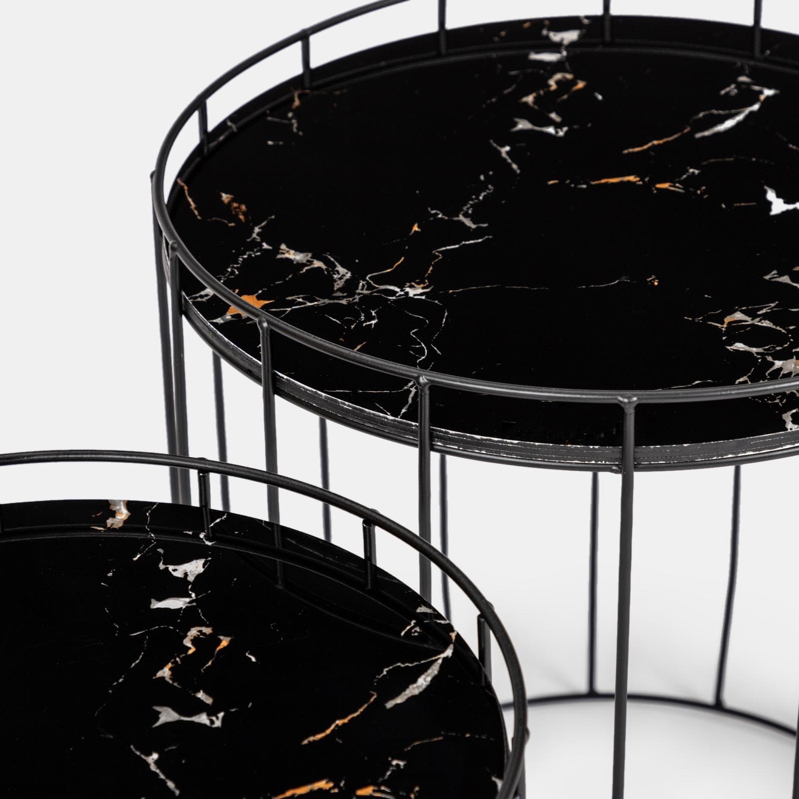 Set 2 tavolini con top effetto marmo e struttura in acciaio nero - Bongo