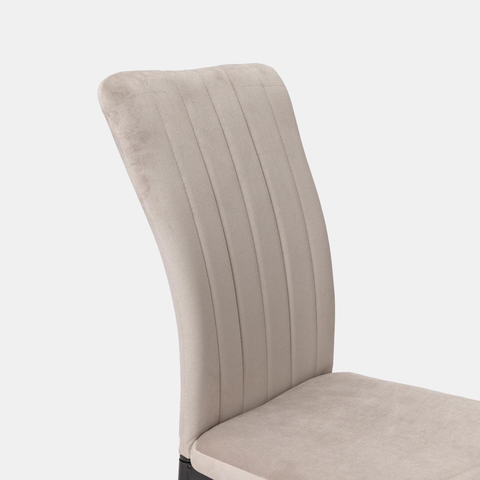 Set 4 sedie con schienale alto in velluto beige e gambe in metallo nero - Madden