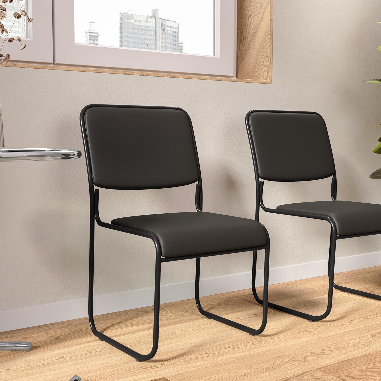 Set 4 sedie da ufficio imbottite in similpelle grigio con gambe a slitta in metallo nero - Seira