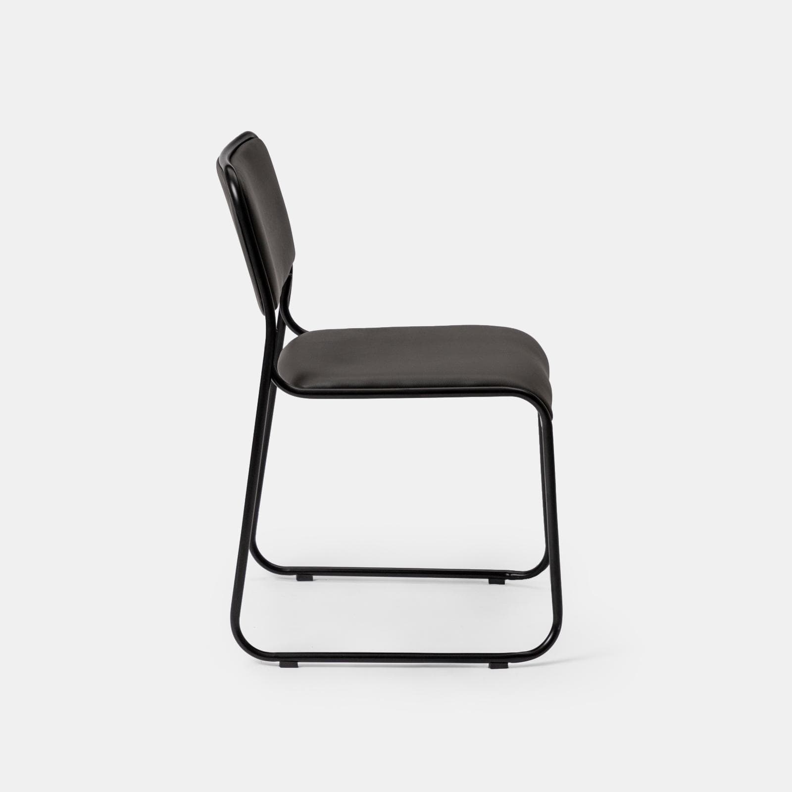 Set 4 sedie da ufficio imbottite in similpelle grigio con gambe a slitta in metallo nero - Seira