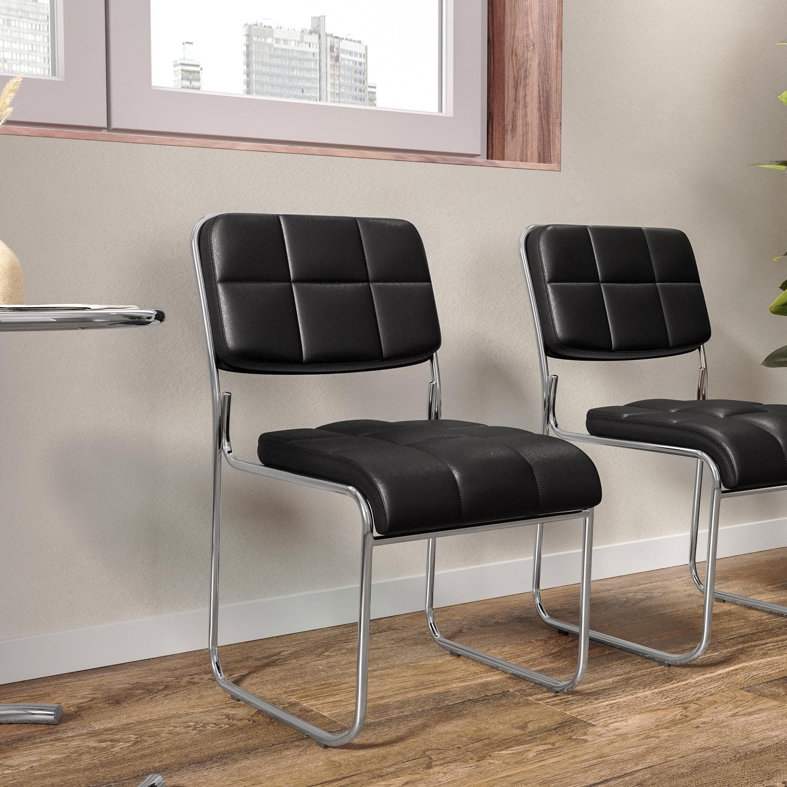 Set 4 sedie da ufficio imbottite in similpelle nero con cuciture a contrasto e gambe a slitta cromo - Amber