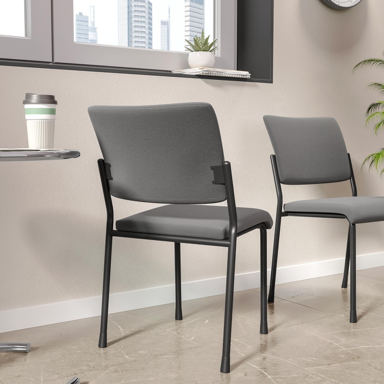 Set 4 sedie da ufficio imbottite in tessuto grigio e gambe in metallo nero - Gomez