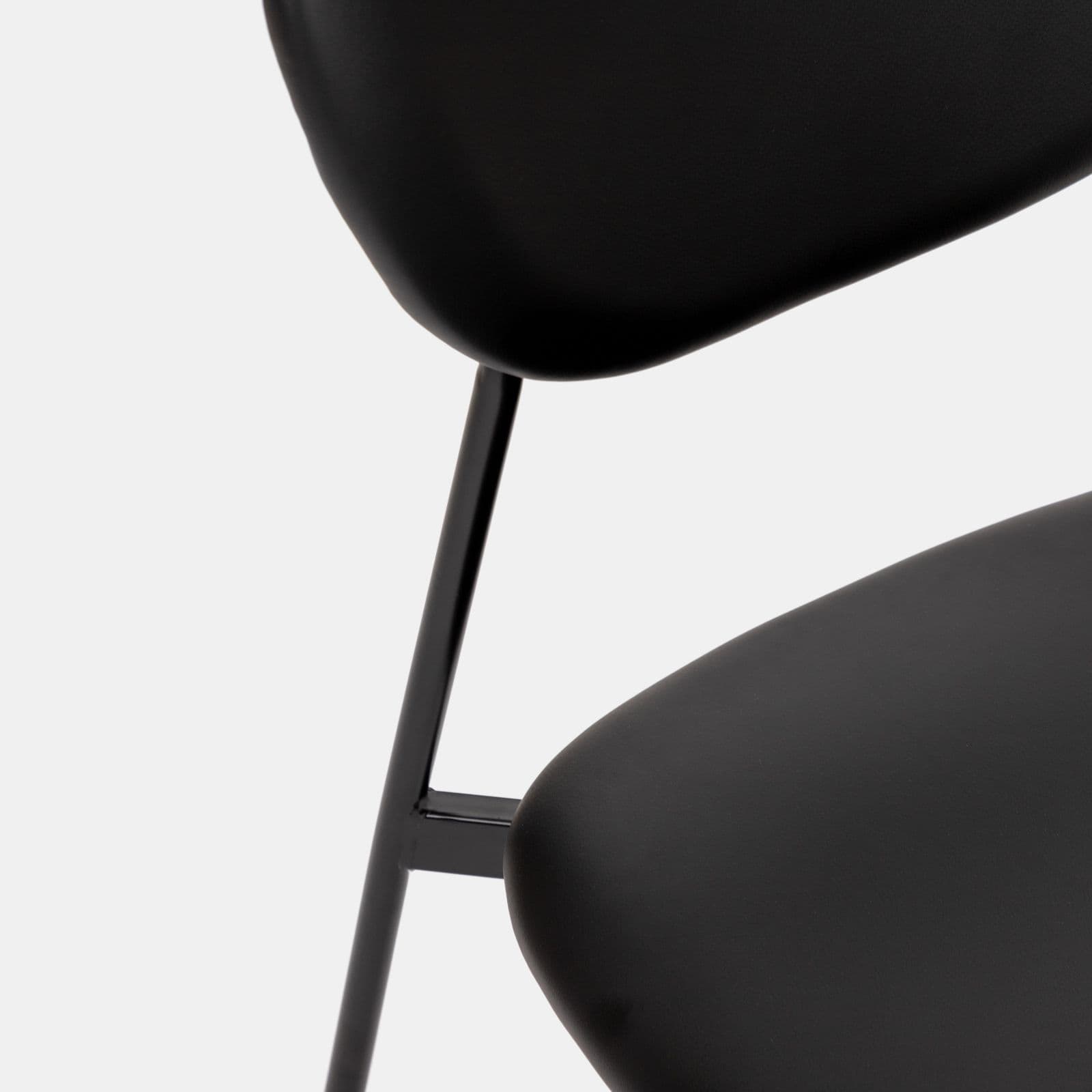 Set 4 sedie da ufficio in similpelle nera con gambe nere - Flaminia