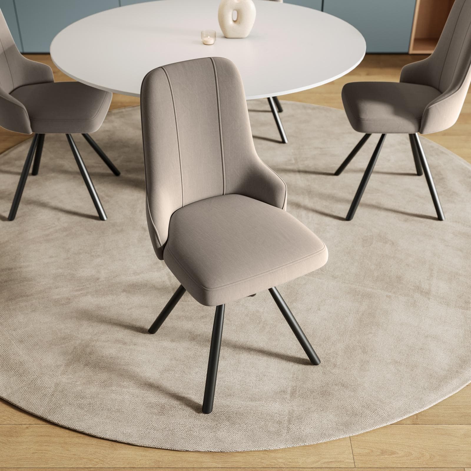 Set 4 sedie in tessuto beige con gambe in metallo nero e seduta girevole - Lorla