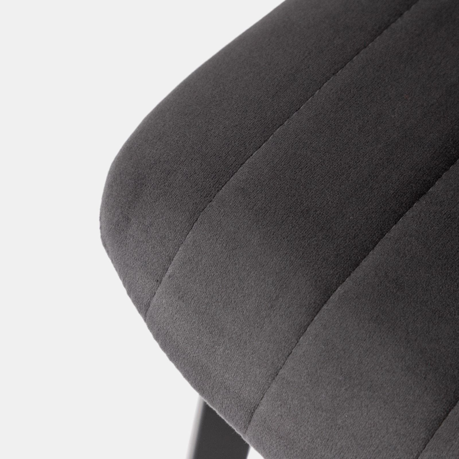 Set 4 sedie in velluto grigio scuro con gambe in metallo nero - Mick