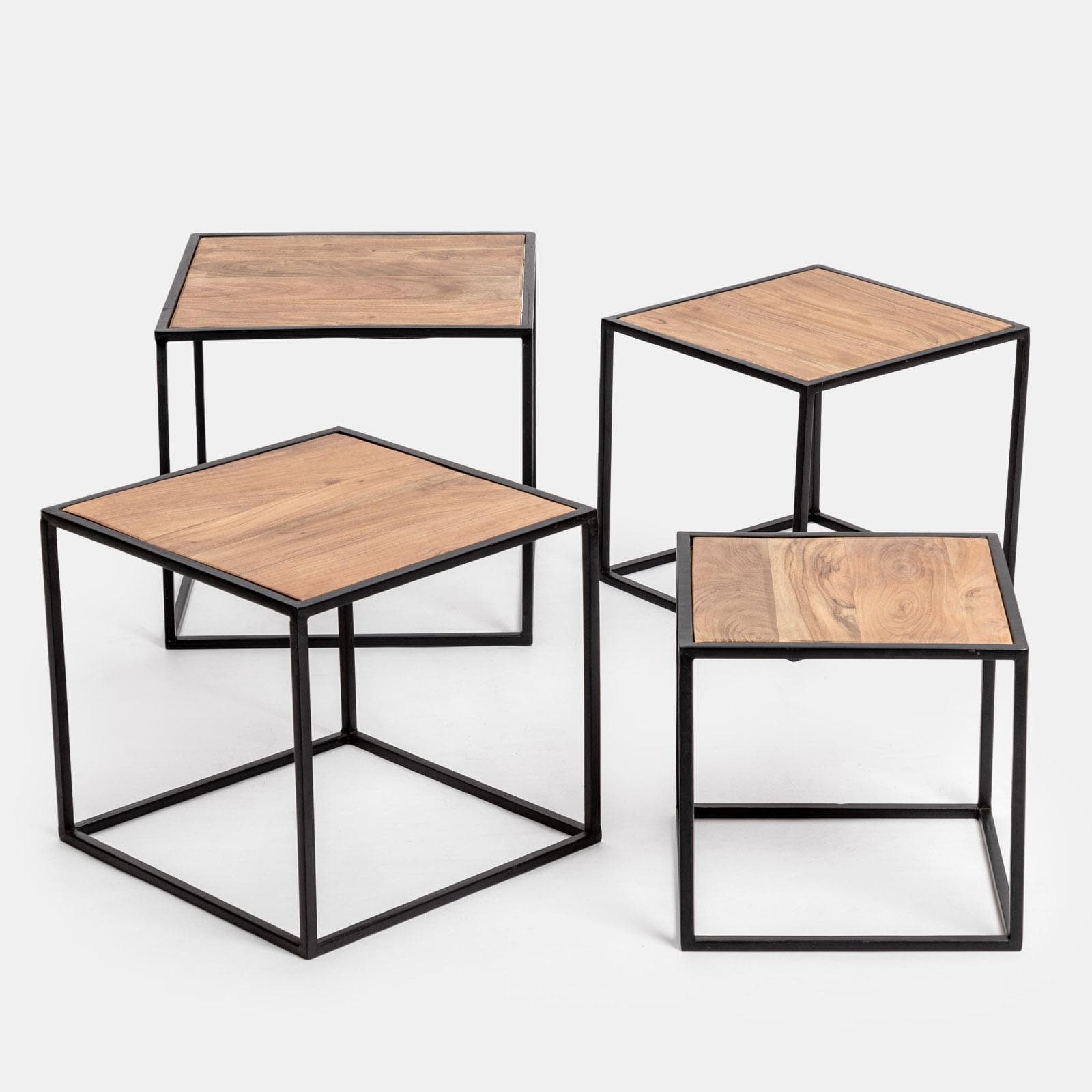 Set 4 tavolini in legno di acacia e metallo nero - Freia Acacia