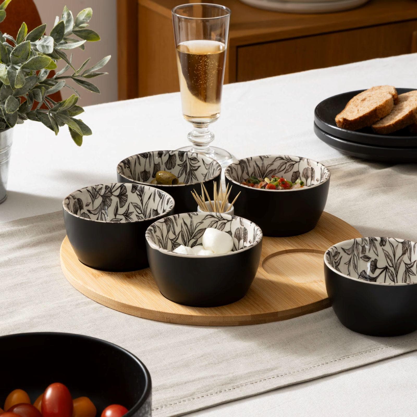 Set 7 accessori per aperitivo in bambù naturale e ceramica con portastecchini