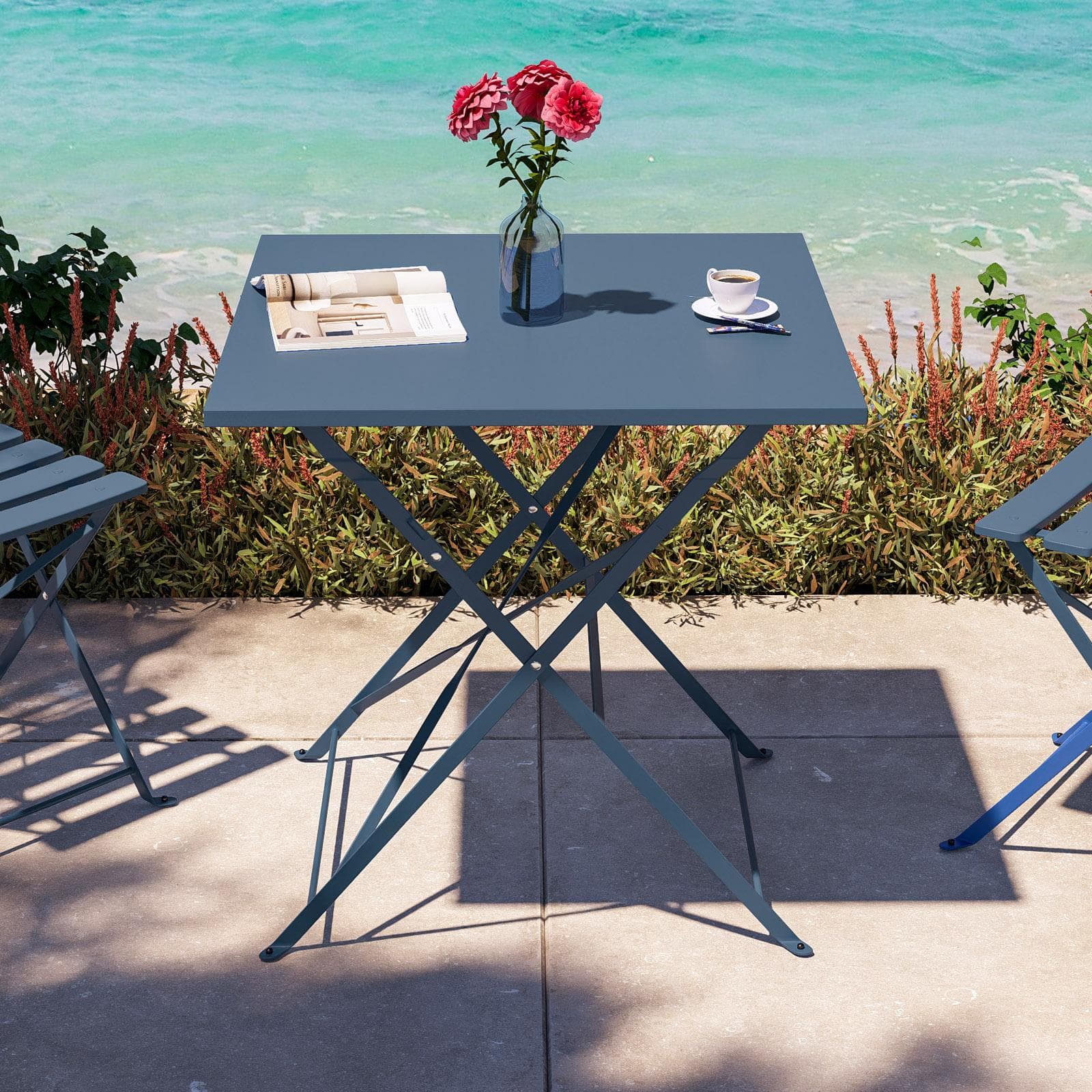 Set bistrot pieghevole con tavolo 70x70 cm e 2 sedie in metallo blu ardesia - Atelier