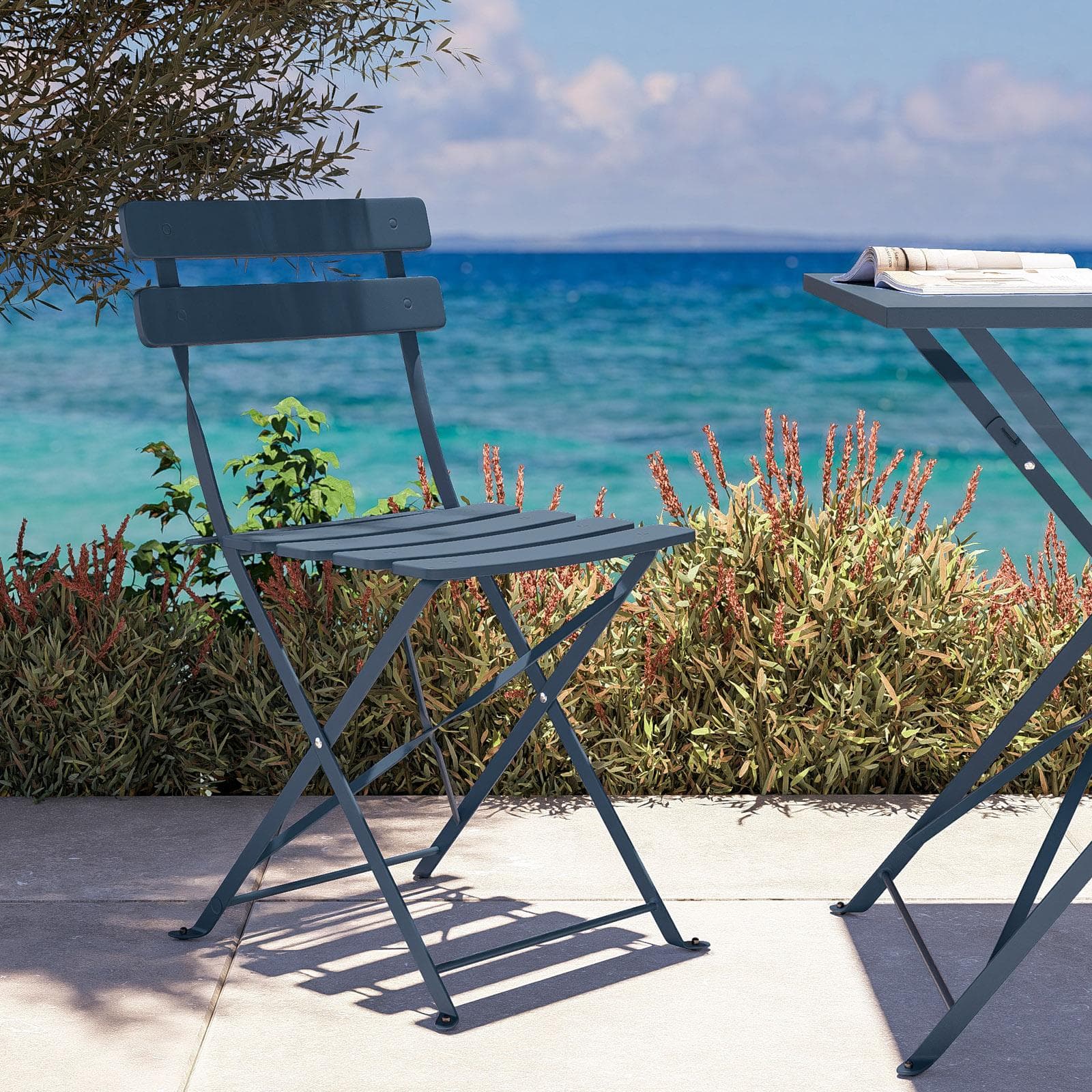 Set bistrot pieghevole con tavolo 70x70 cm e 2 sedie in metallo blu ardesia - Atelier