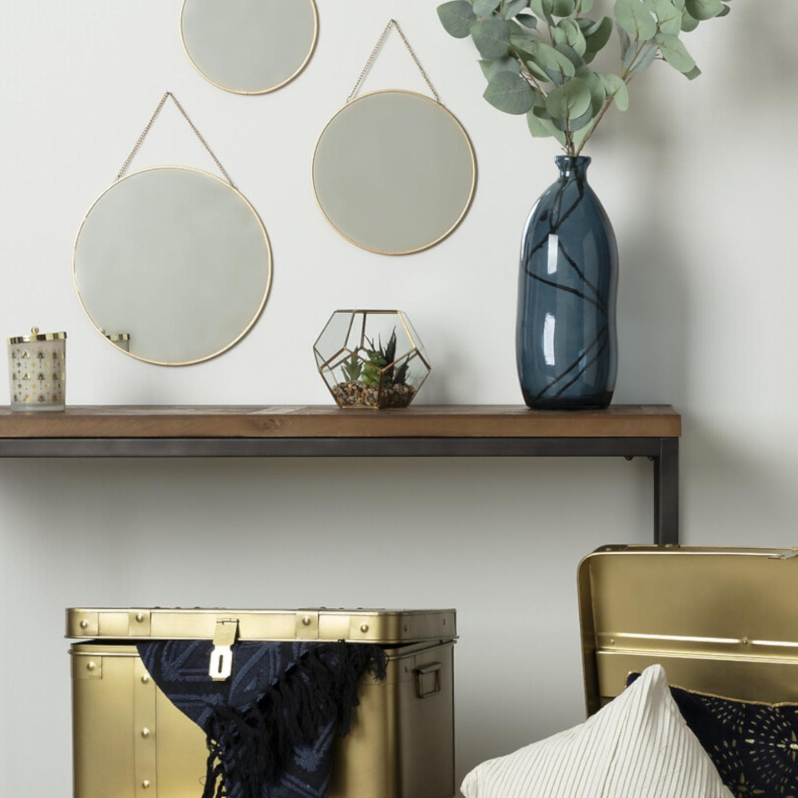 Set di 3 specchi tondi in vetro con cornice dorata
