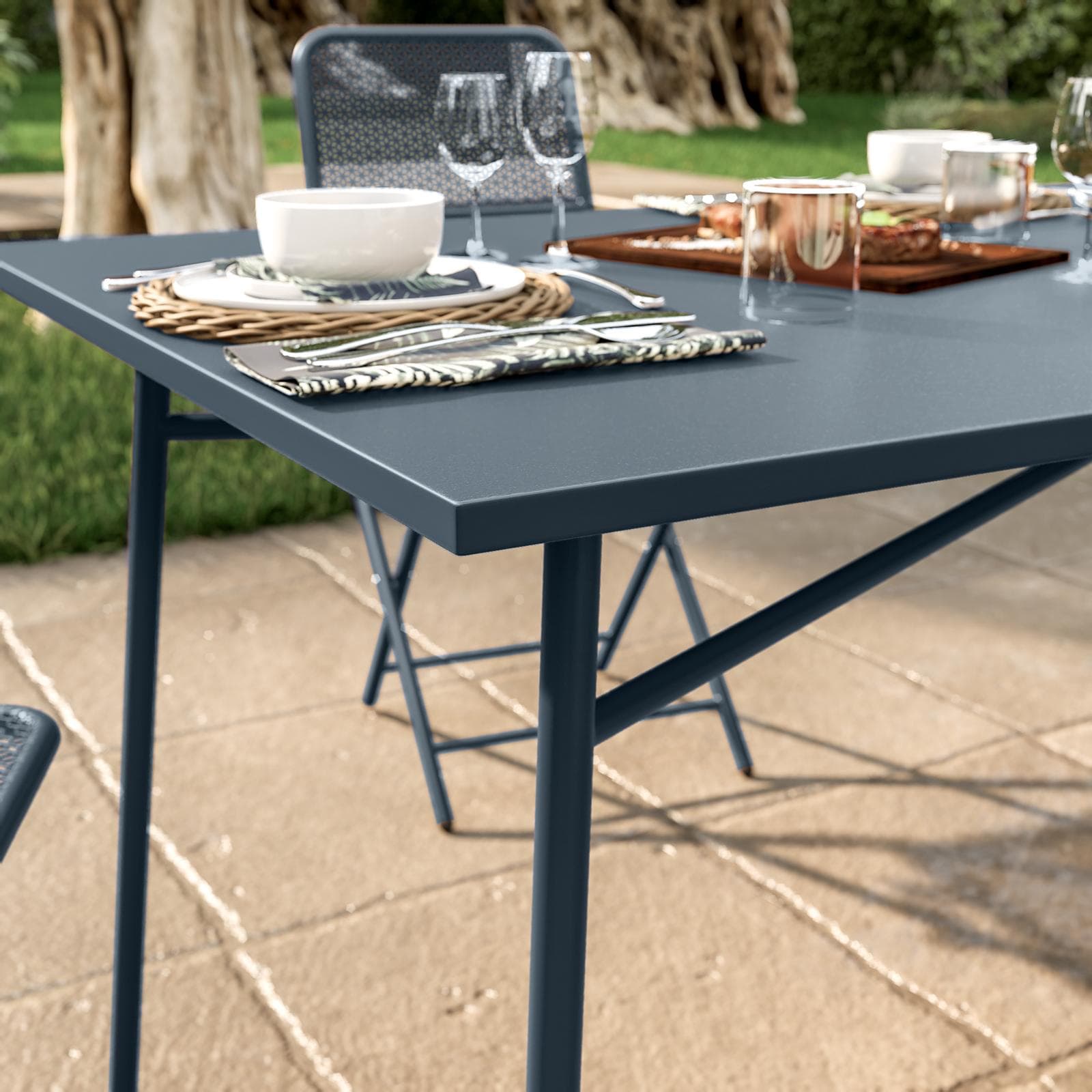Set pranzo con tavolo 150x80 cm e 4 sedie pieghevoli in acciaio blu oceano - Faber