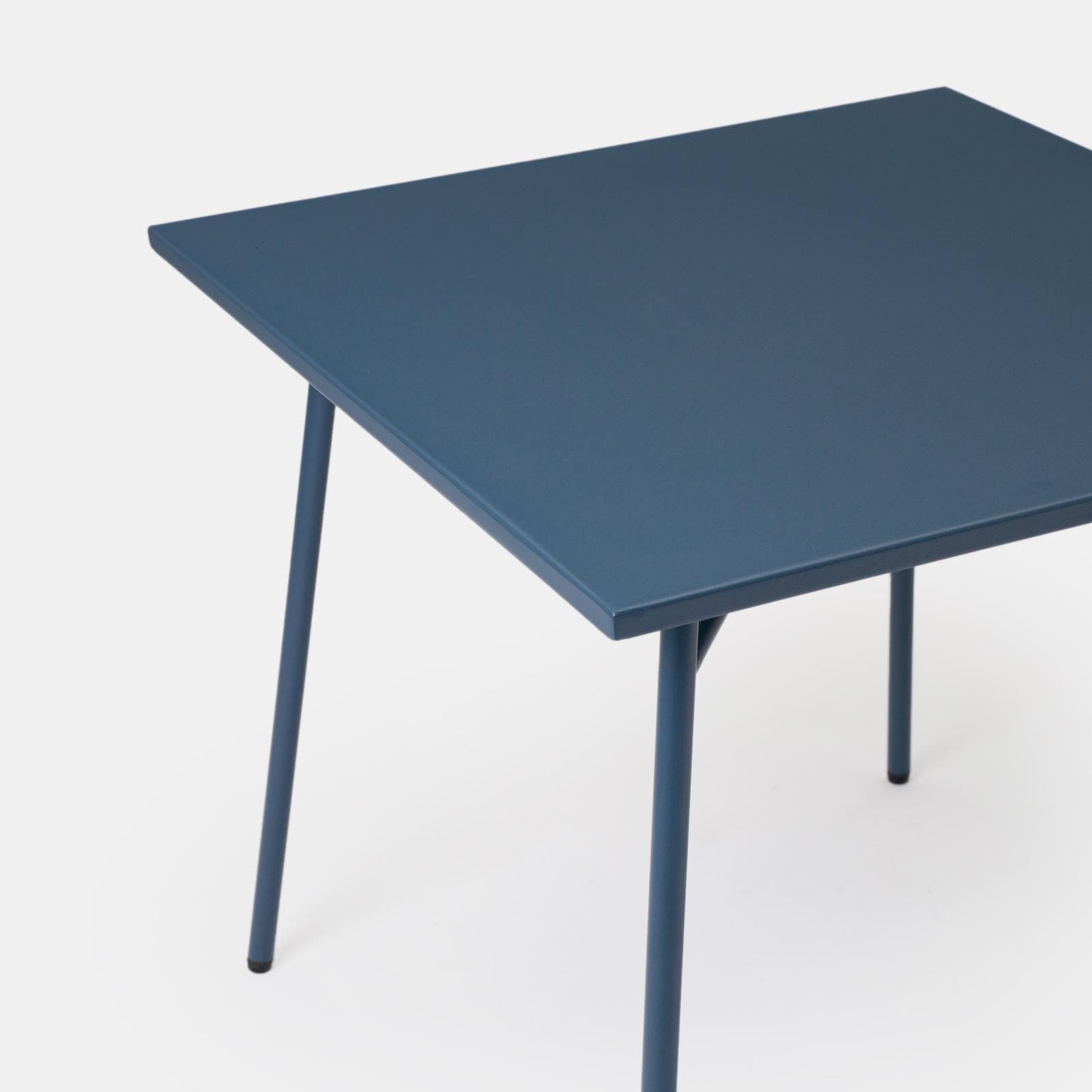Set pranzo con tavolo 80x80 cm e 4 sedie con braccioli in acciaio blu oceano - Faber